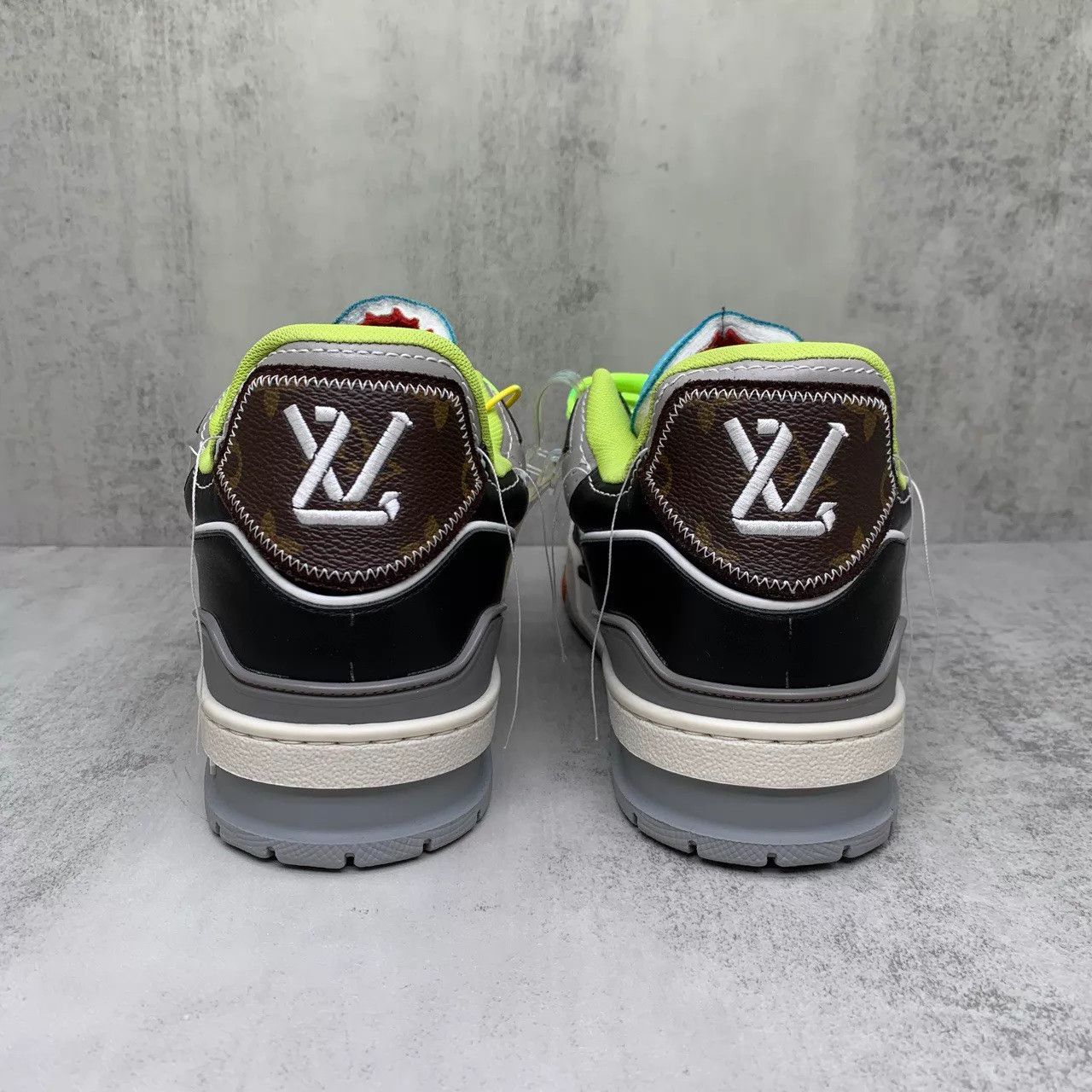 Louis Vuitton Louis Vuitton Trainer SS Black Cement/Blue Black US6/EU40 Size US 7 / EU 40 - 5 Thumbnail