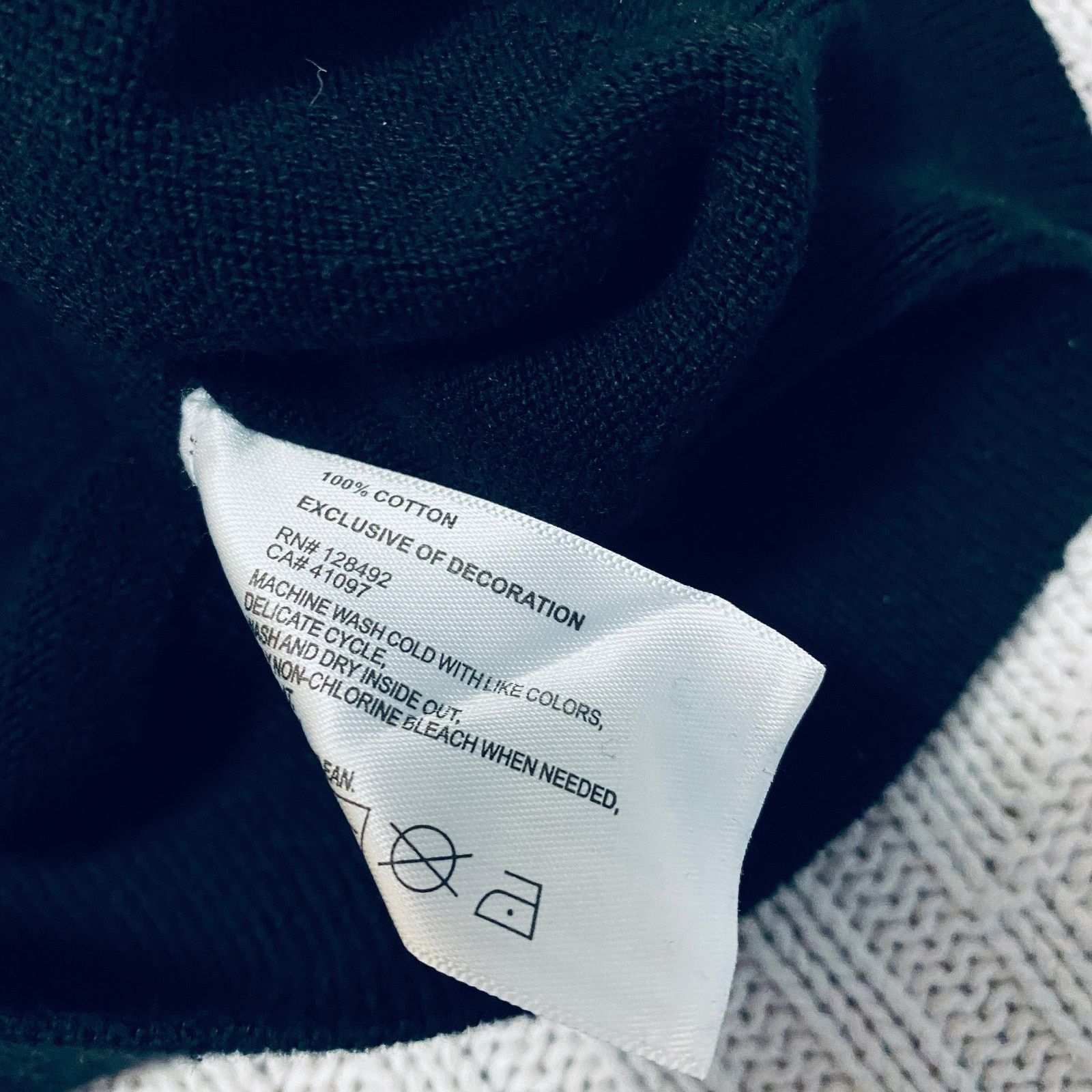 Greg Norman Greg Norman black v neck cotton sweater Size US L / EU 52-54 / 3 - 5 Thumbnail