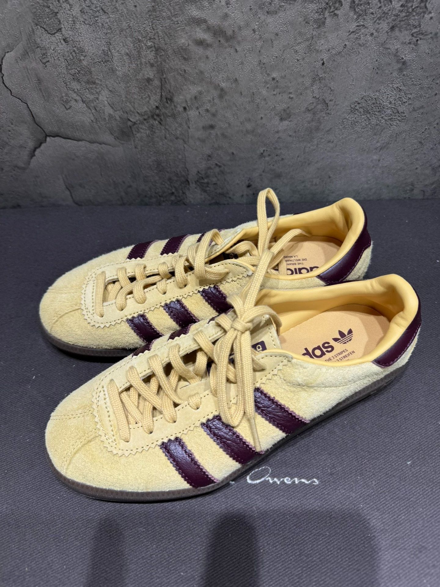 Adidas Adidas Retro Yellow Lowtop Sneakers 36 Men Size US 5 / EU 37 - 1 Thumbnail