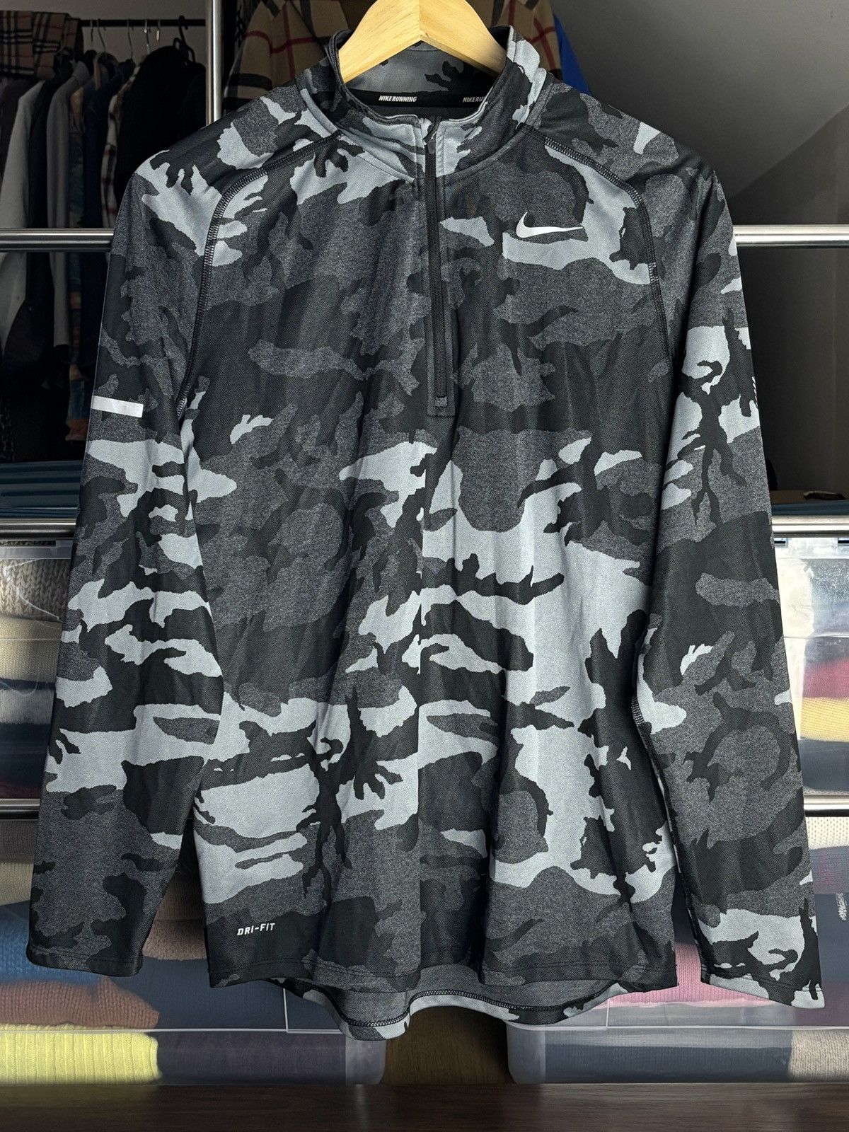Nike Nike Running Dri-Fit Moro Camo Windbreaker Jacket Size US M / EU 48-50 / 2 - 1 Thumbnail