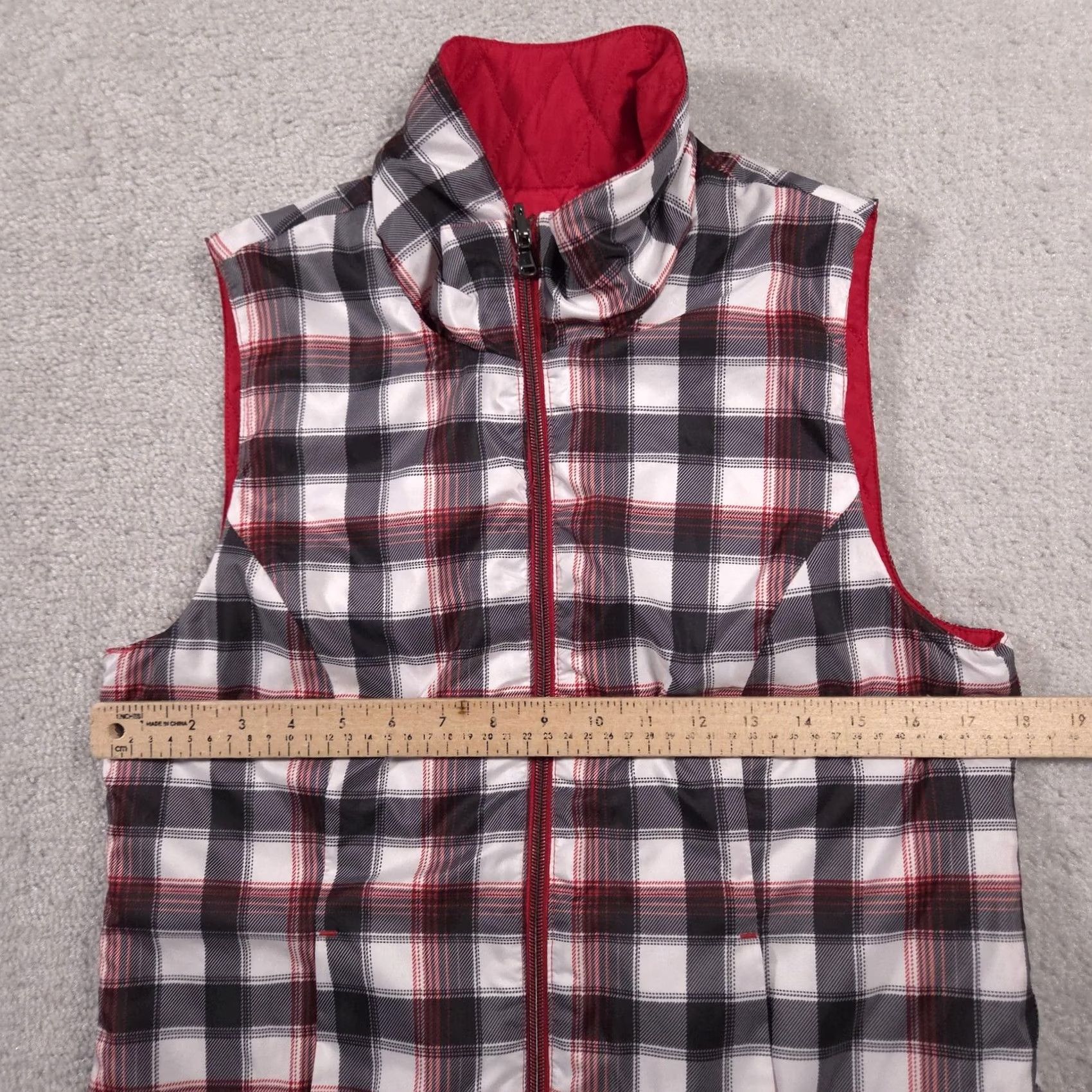 Vintage VINTAGE? No. Christopher & Banks Vest Womens Petite Small Red Plaid Reversible Quilted Puffer Size S / US 4 / IT 40 - 7 Thumbnail