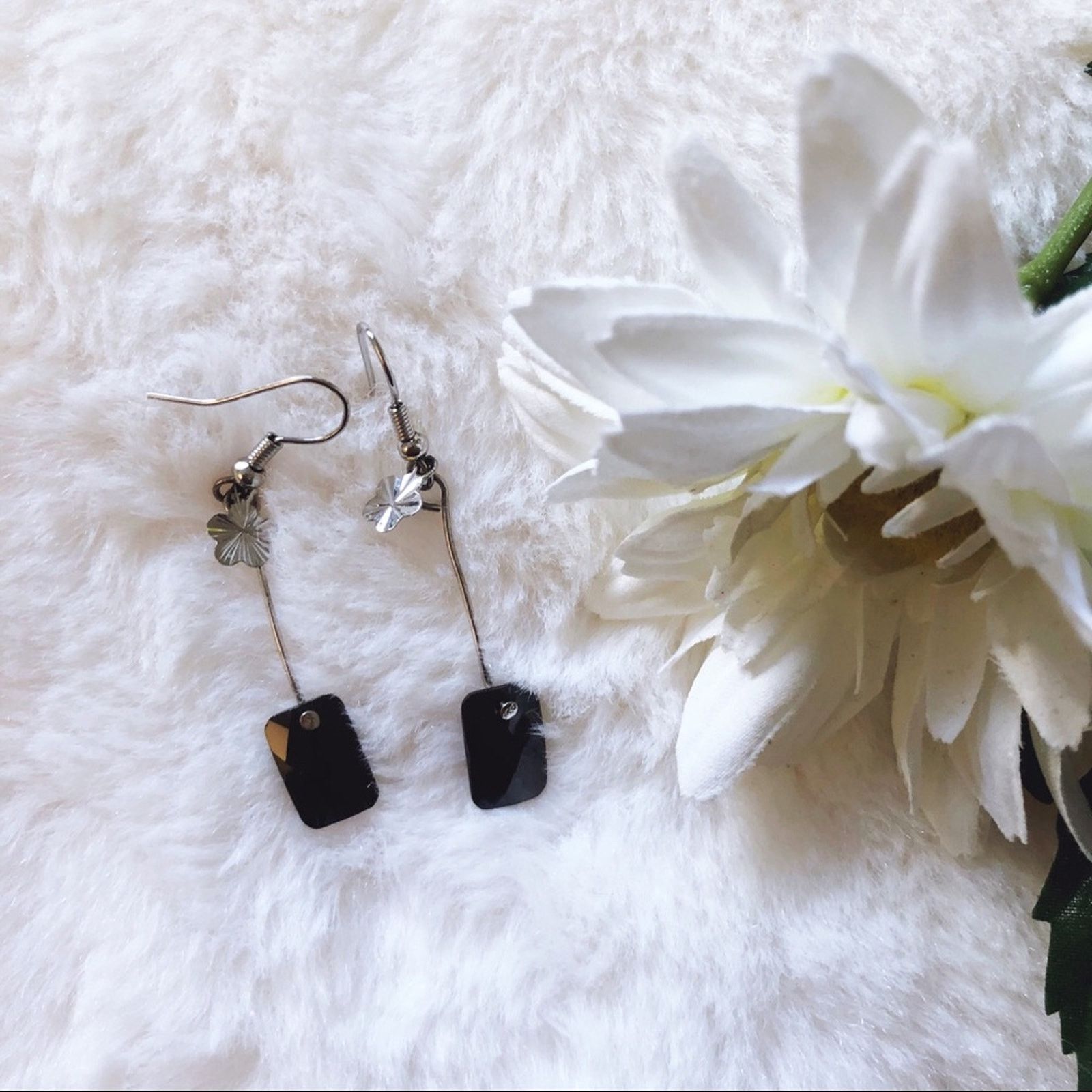 Other Silver Black Dazzle Earrings Size ONE SIZE - 5 Thumbnail