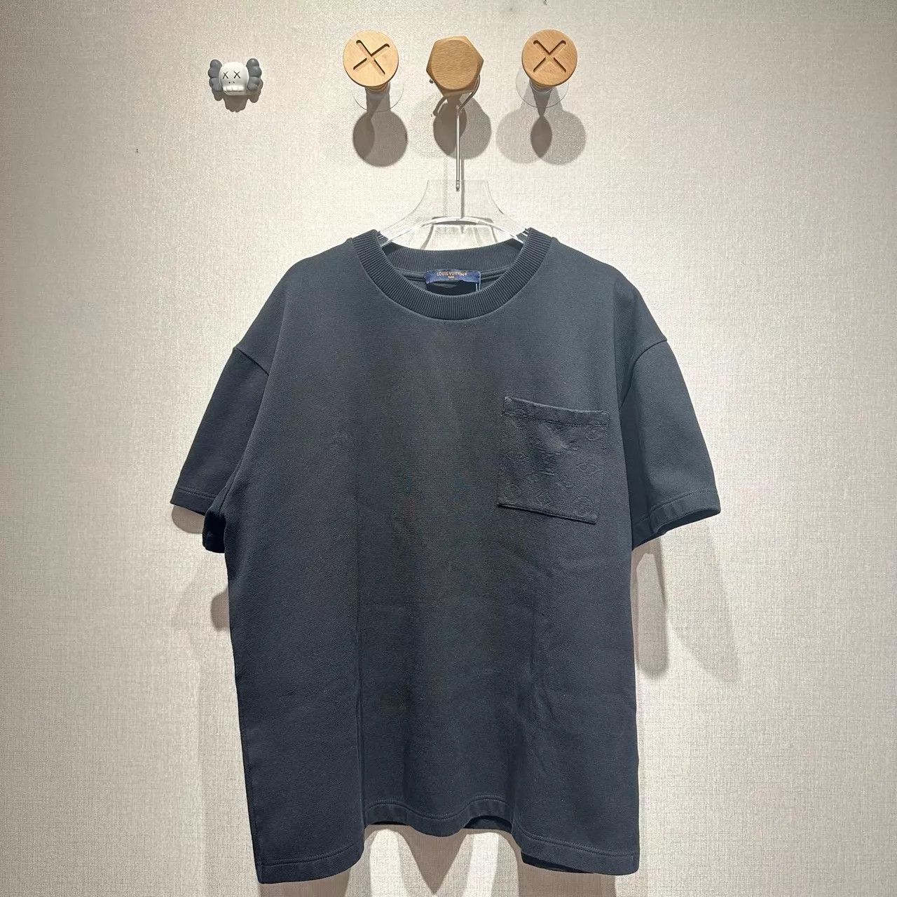 Louis Vuitton LV Black Pocket Monogram Back Full Print Short Sleeve T-Shirt L Size US L / EU 52-54 / 3 - 1 Thumbnail