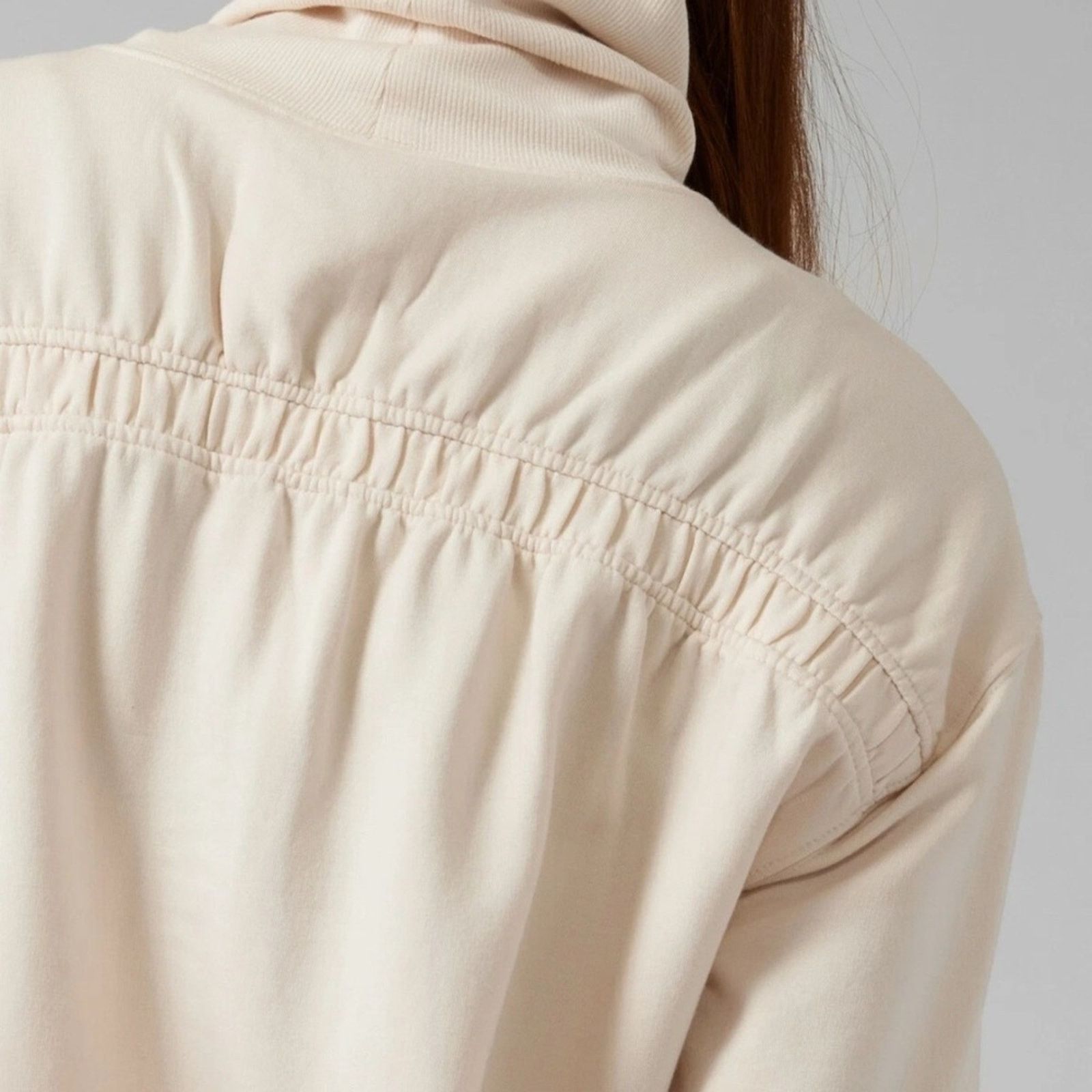 Athleta Athleta Balance Cinch Turtleneck Sweatshirt Womens XXS Cream Size XXS / US 00 / IT 34 - 4 Thumbnail