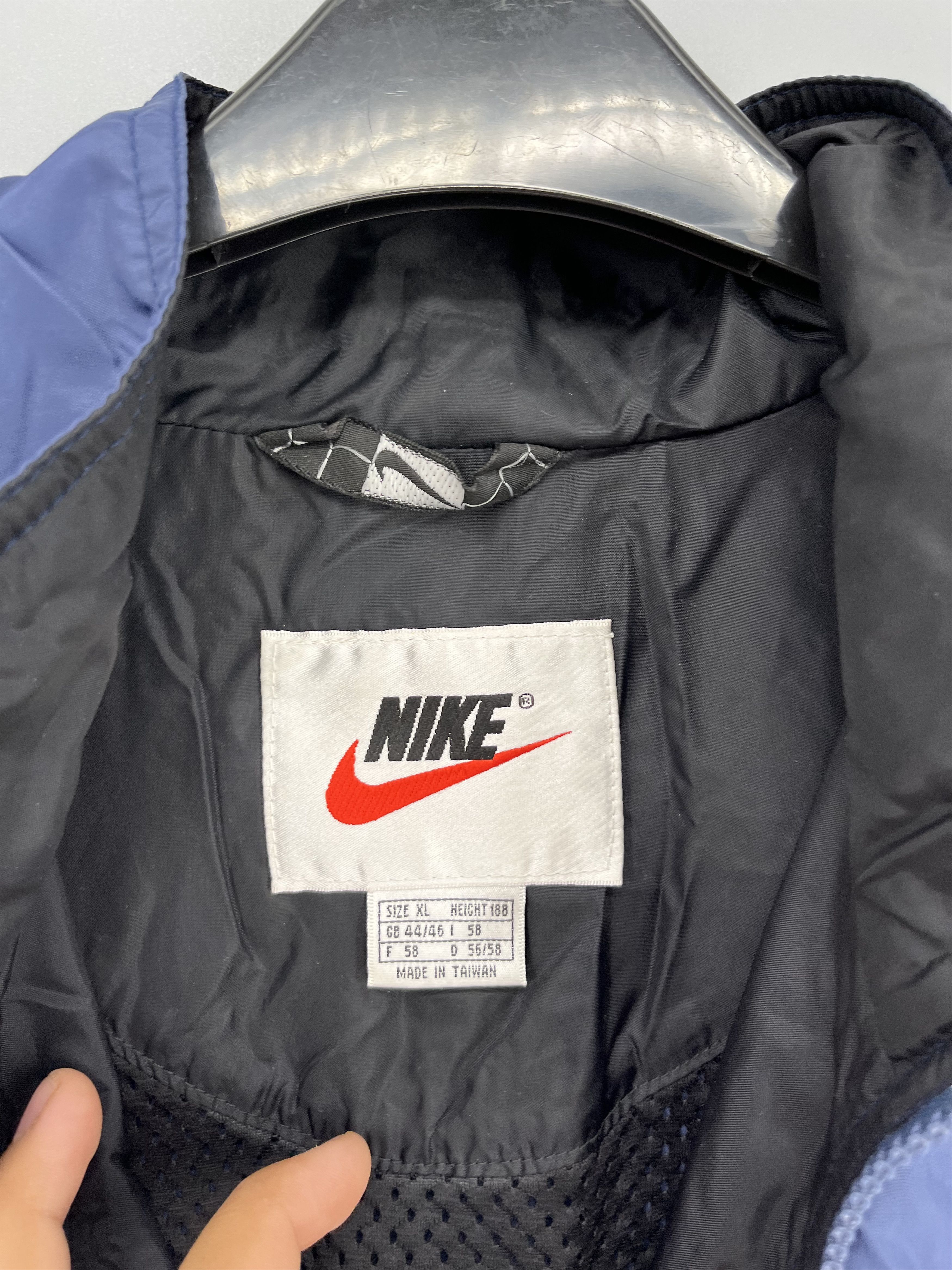 Nike Vintage 90s Nike Y2K big swoosh jacket streetwear rare Size US XL / EU 56 / 4 - 8 Thumbnail