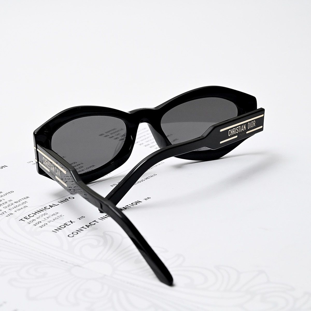 Dior DIOR DIORSIGNATURE B1U SUNGLASSES Size ONE SIZE - 8 Thumbnail