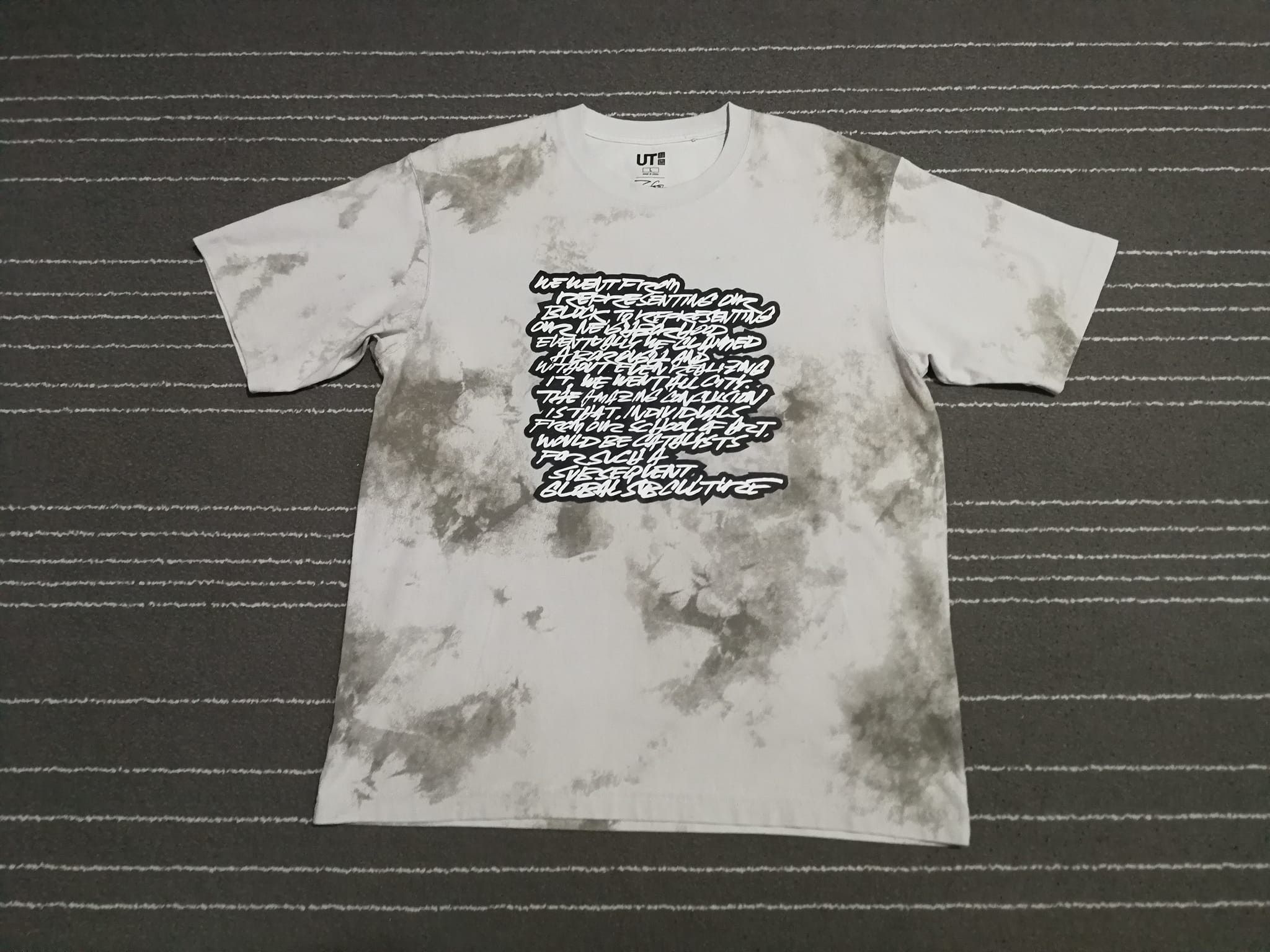 Futura X uniqlo tie die M