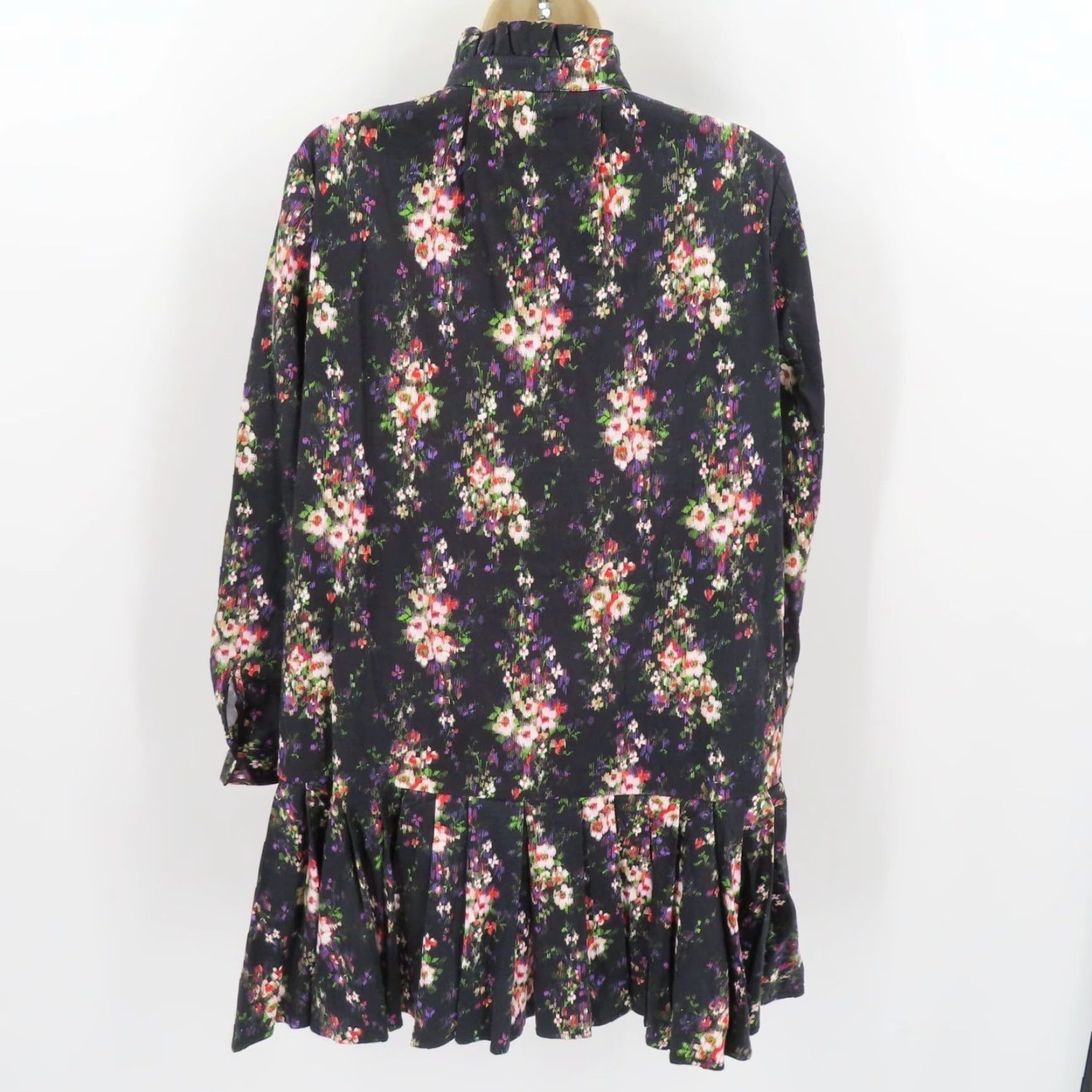 Vintage Tuckernuck Women S Tate Onyx Falling Flowers Bouquet Pleated Floral Shirt Dress Long Sleeve Size S / US 4 / IT 40 - 5 Thumbnail