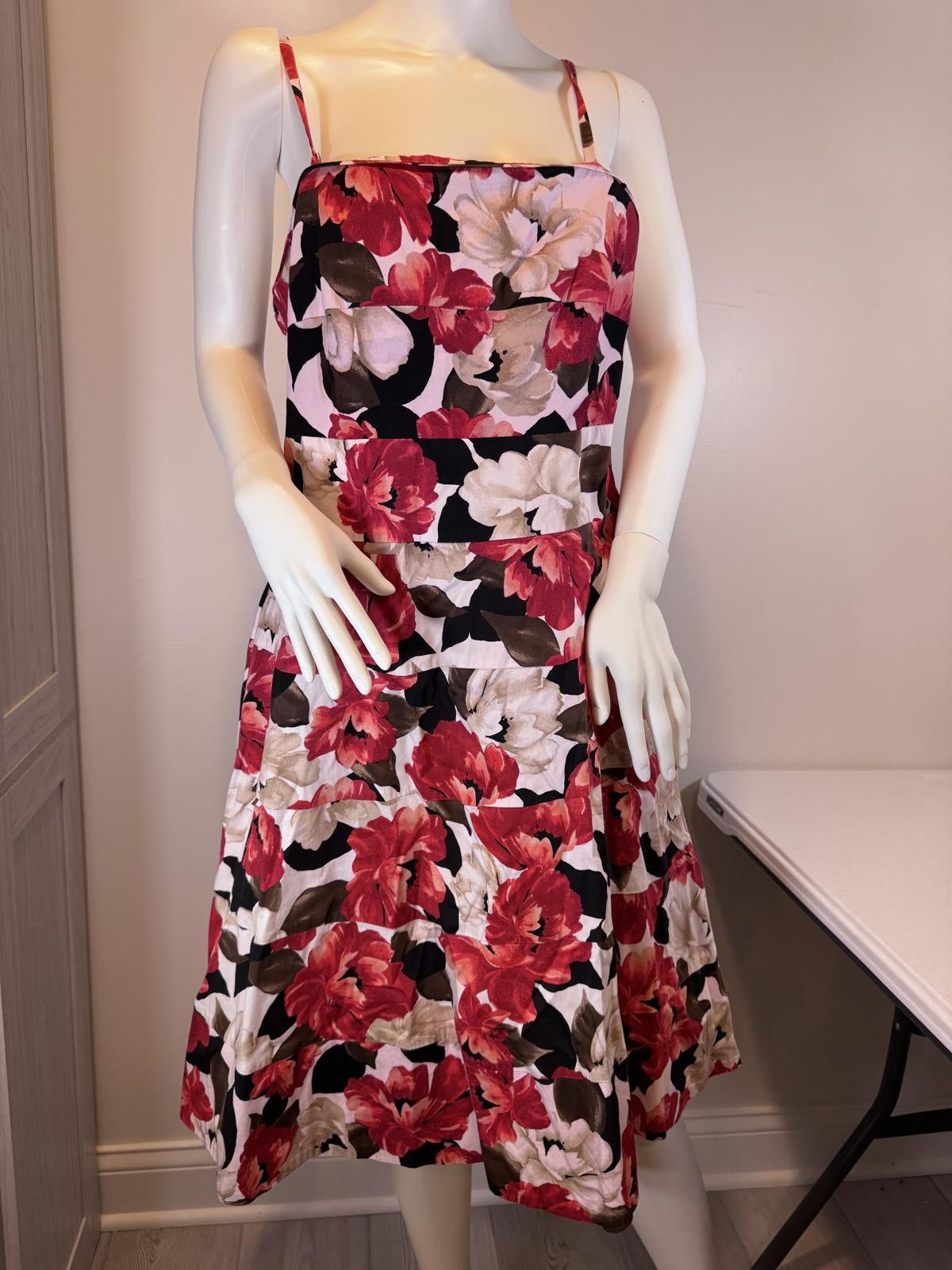 warm black dress Dress Work By White House Black Market In Red, Size: 6 main image 1