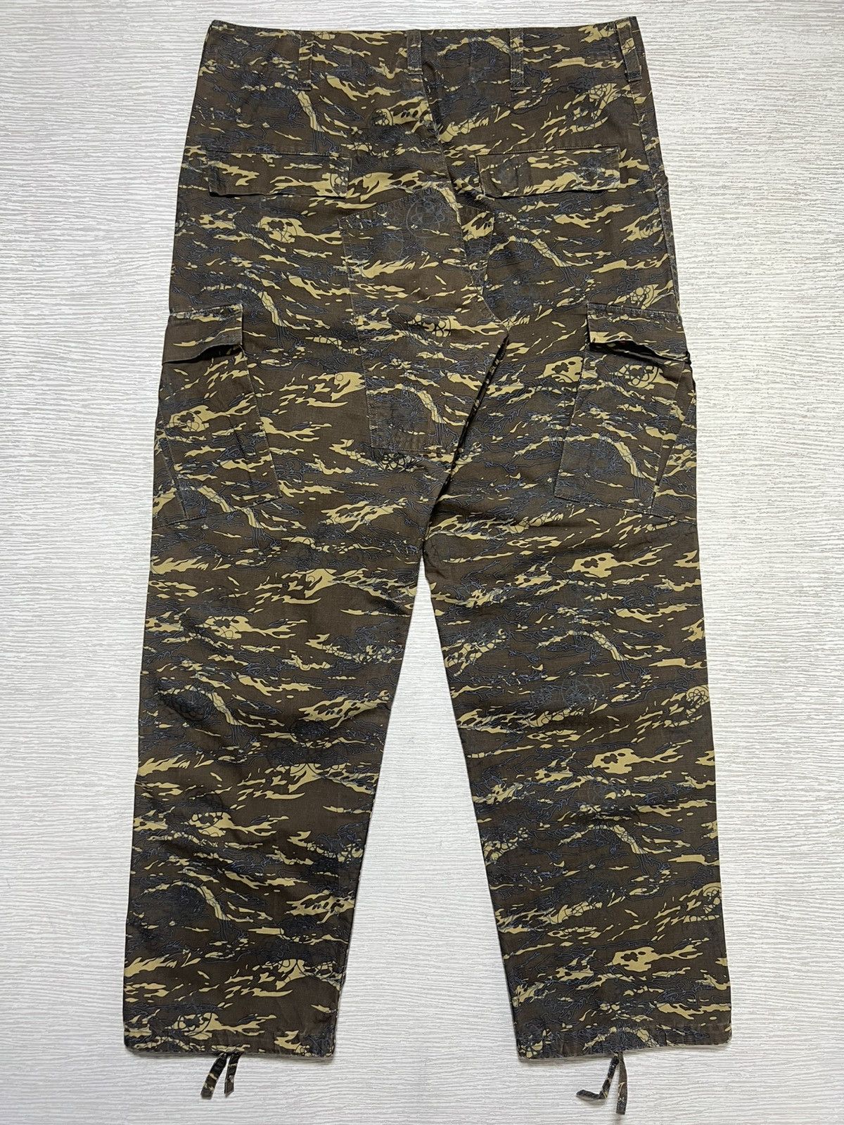 Futura Futura Laboratories - AOP Tiger Camouflage Cargo Pants Size US 34 / EU 50 - 2 Thumbnail