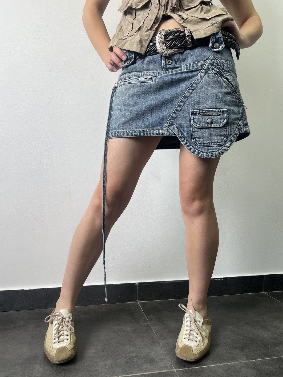 Diesel Y2K Diesel Vintage Moto Bondage Cargo Pleated Mini Skirt Size 27" / US 4 / IT 40 - 2 Thumbnail
