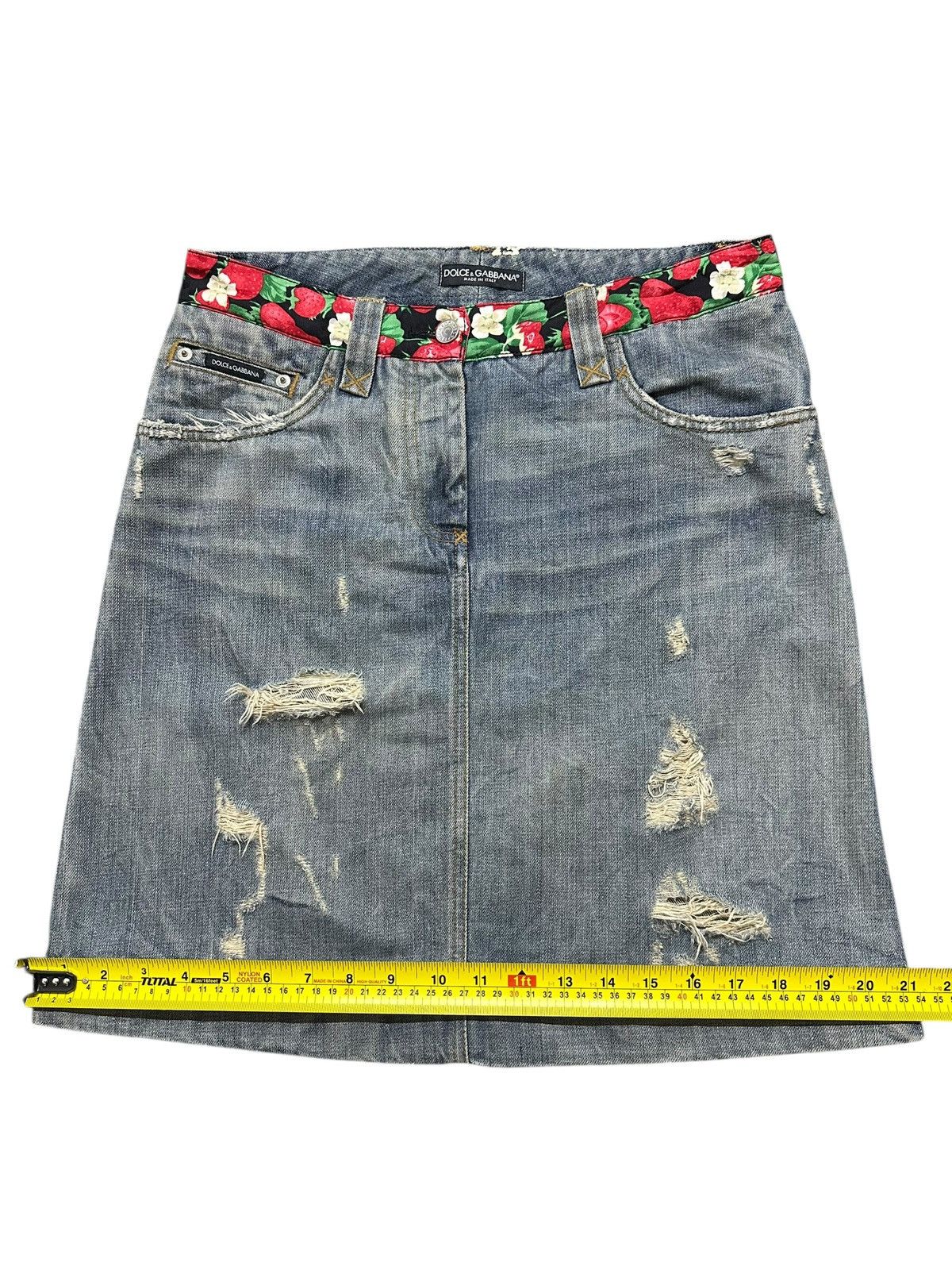 Dolce & Gabbana Vintage Dolce & Gabbana Faded Wash Distressed Style Skirt Size 30" / US 8 / IT 44 - 5 Thumbnail