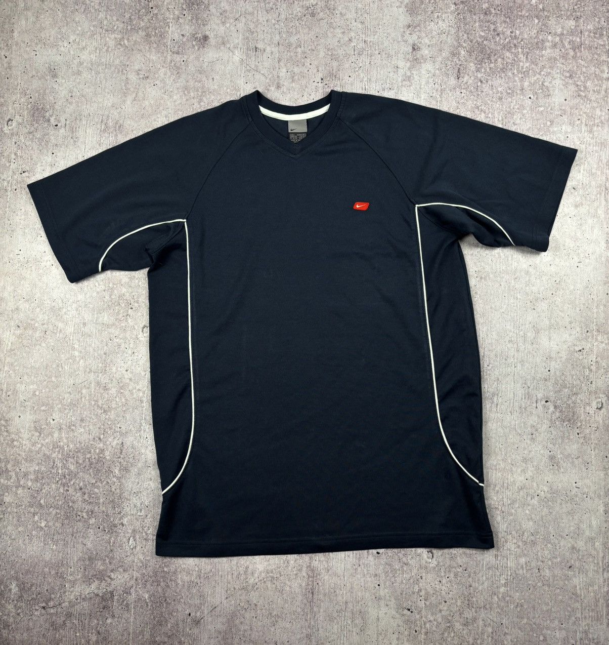 Nike Nike vintage t shirt size L Size US L / EU 52-54 / 3 - 1 Thumbnail
