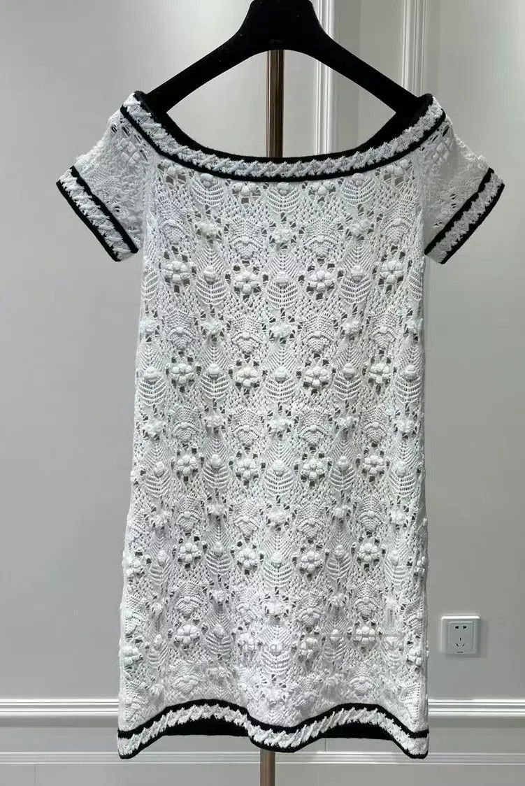 Chanel Chanel 22C Early Spring Vacation Series Beige Cashmere A-n Size XS / US 0-2 / IT 36-38 - 1 Thumbnail