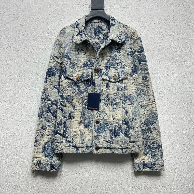 Louis Vuitton Louis Vuitton Floral patchwork denim jacket Size US L / EU 52-54 / 3 - 1 Thumbnail