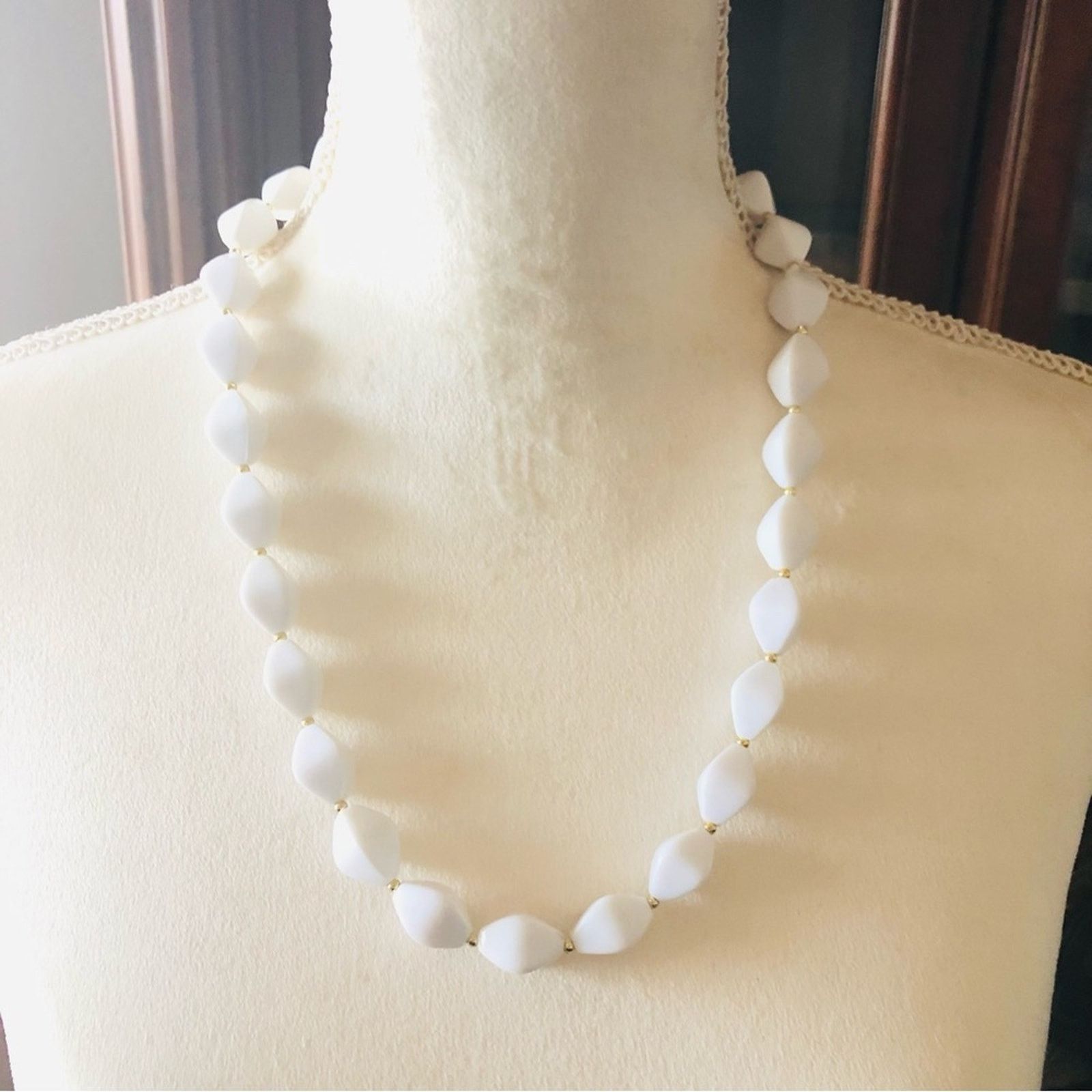Vintage Vintage 80s white chunky bead necklace Size ONE SIZE - 2 Thumbnail