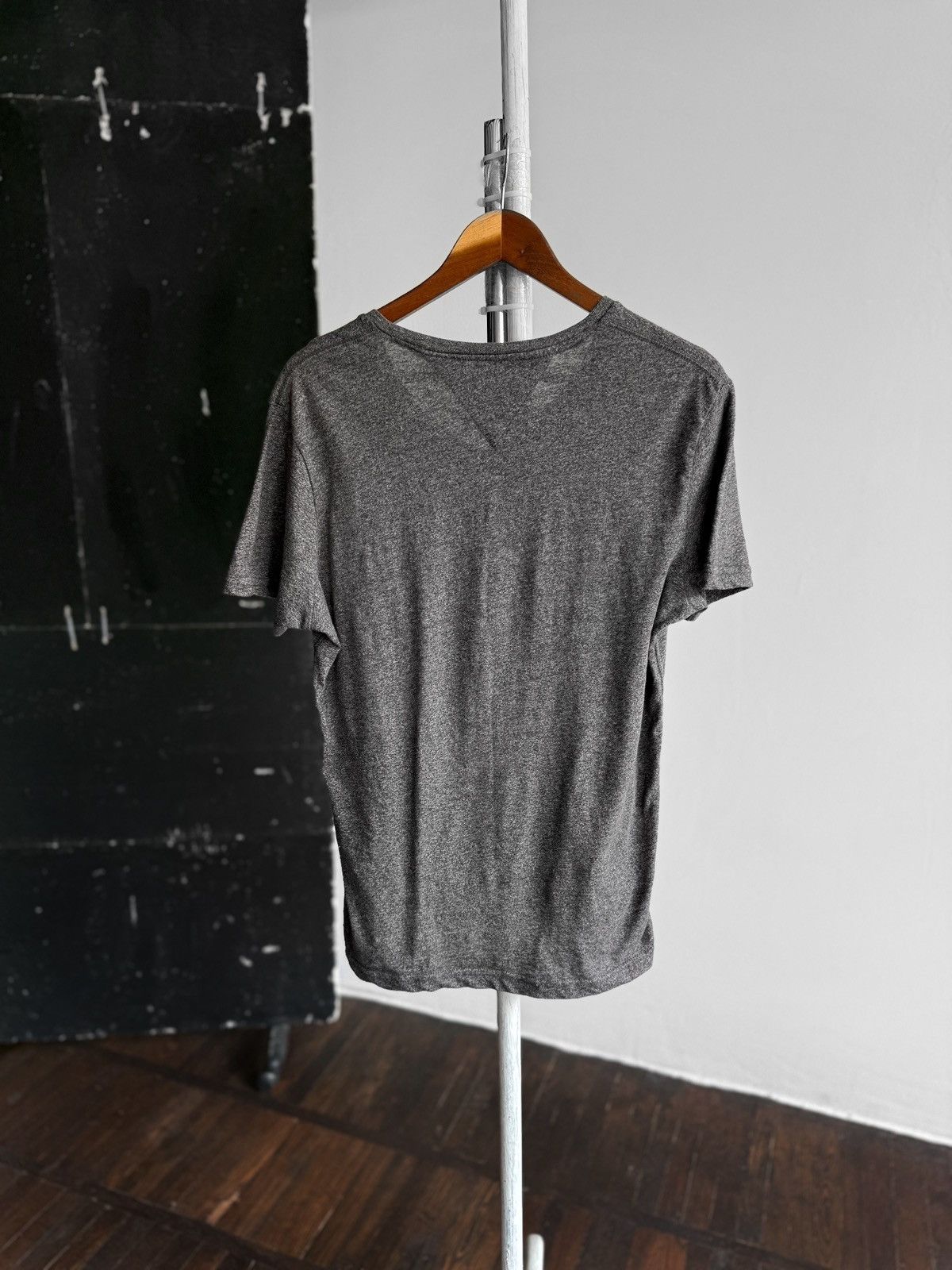 Tommy Hilfiger Tommy Hilfiger V-Neck Short Sleeve Solid Pattern T-Shirt Size US M / EU 48-50 / 2 - 3 Thumbnail