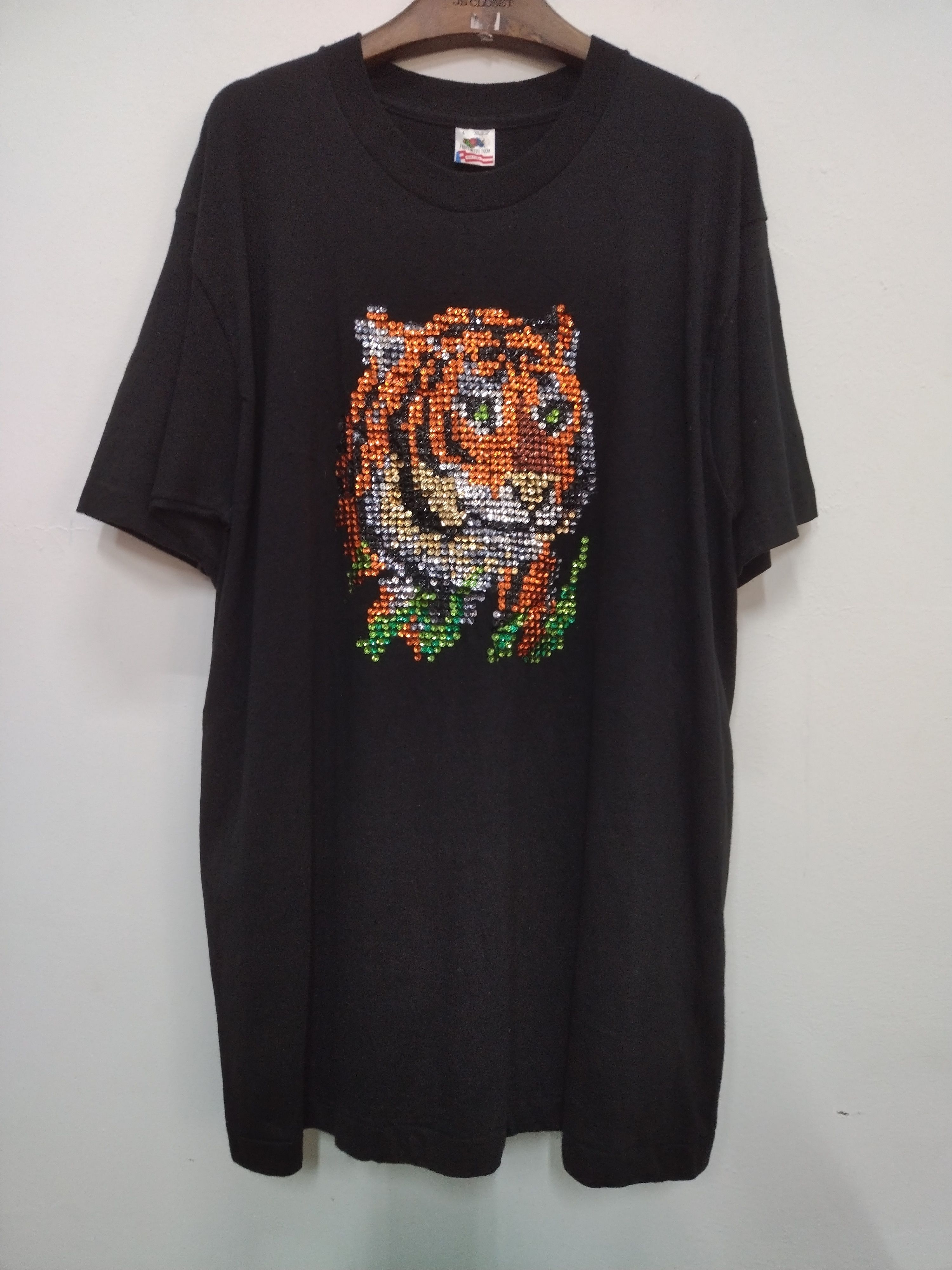 Vtg tiger sequins Fruits Of the Loom T like new gently used
