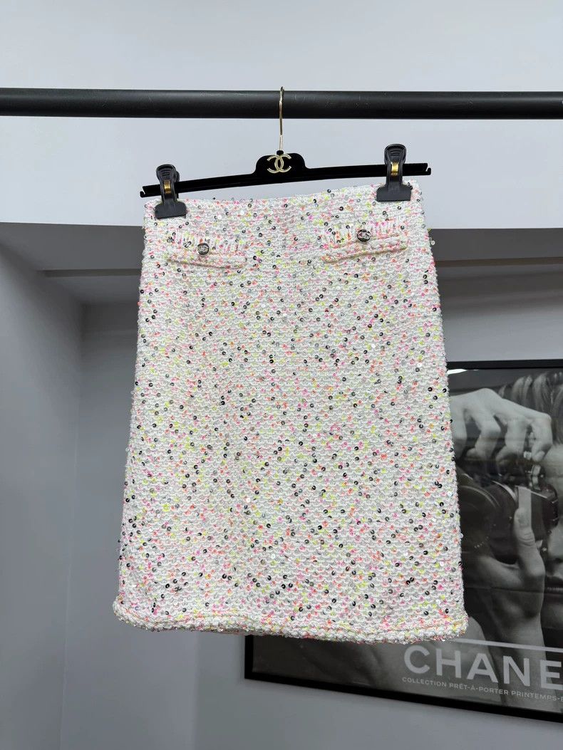 Chanel Chanel 24P pink sequin tweed skirt Size 42" / US 20 - 1 Thumbnail
