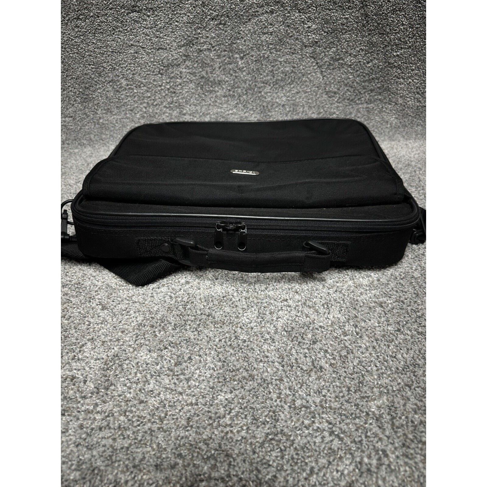 Other Targus Nylon 15.6” Black Padded Computer Messenger Bag Size ONE SIZE - 15 Thumbnail