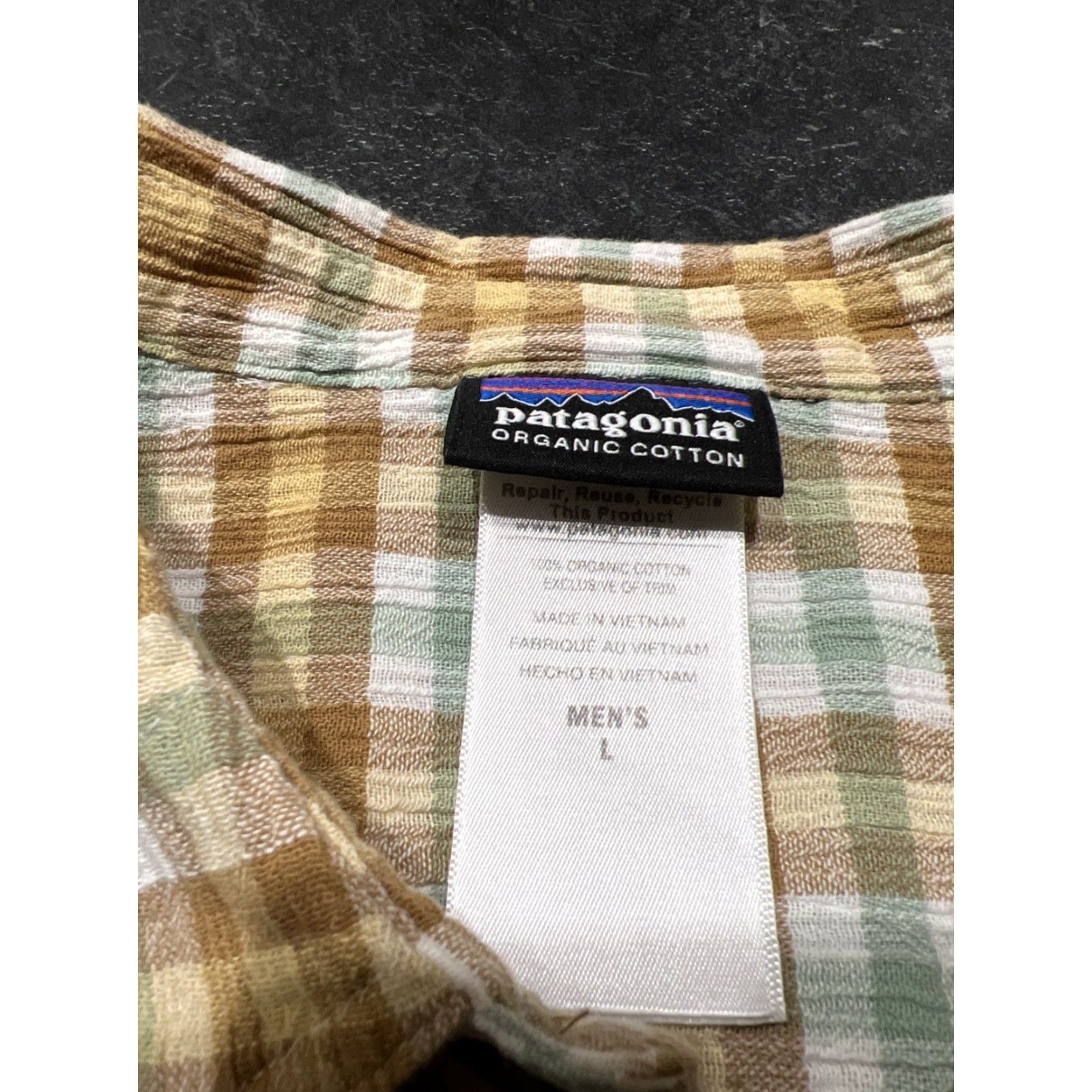 Patagonia Patagonia Brand Men’s Large L Organic Cotton Short Sleeve Button Up Beige Gold Green Size US 33 - 7 Thumbnail