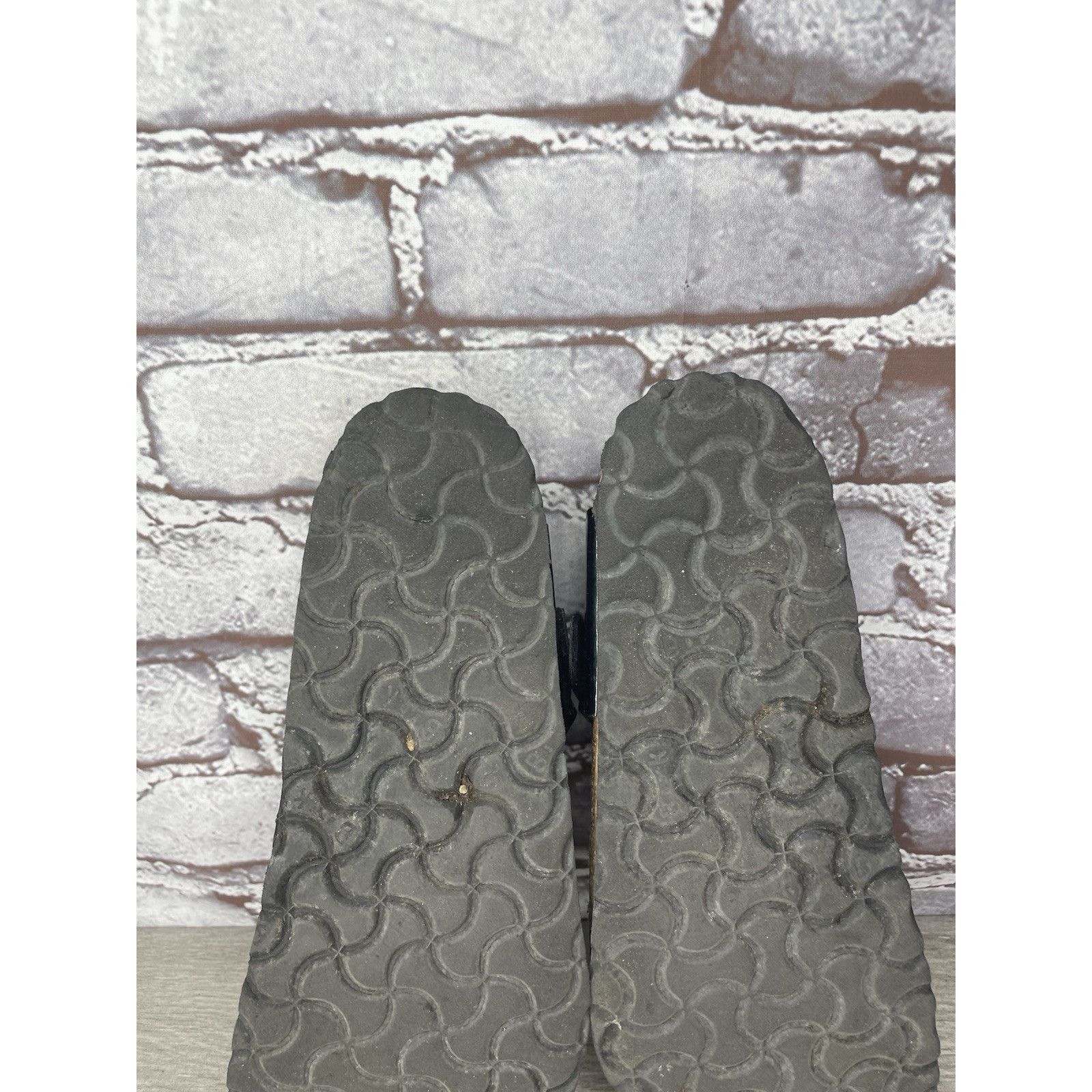 Birkenstock BIRKENSTOCK Gizeh Black Patent Leather Thong Cork Sandals Wo Size US 6.5 / IT 36.5 - 9 Thumbnail