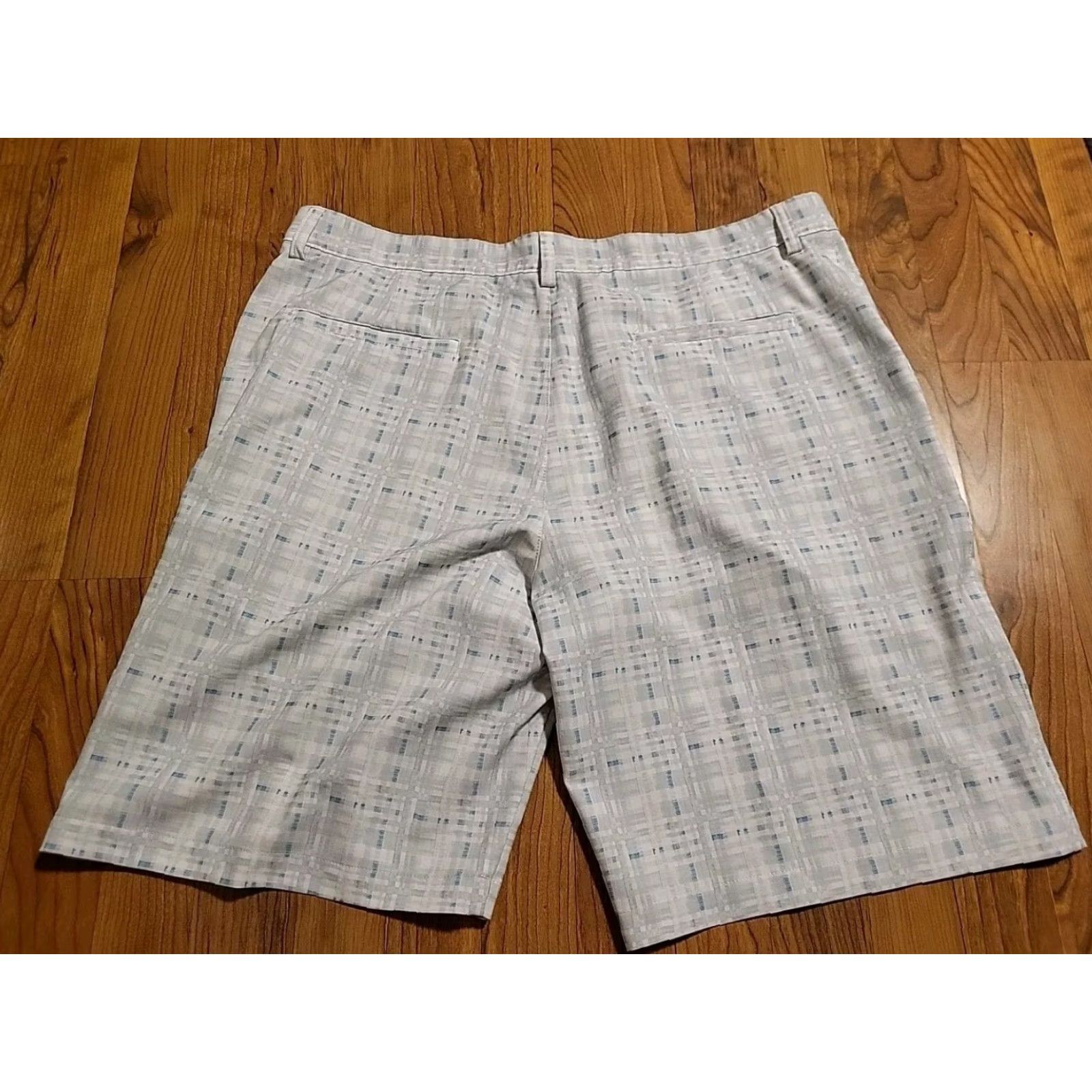 PGA Tour PGA TOUR Golf Shorts 38" 10" Flat Front Geometric Gray White Blue Men Regular 38 Chino"><|vq_2229|> Size US 38 / EU 54 - 5 Thumbnail