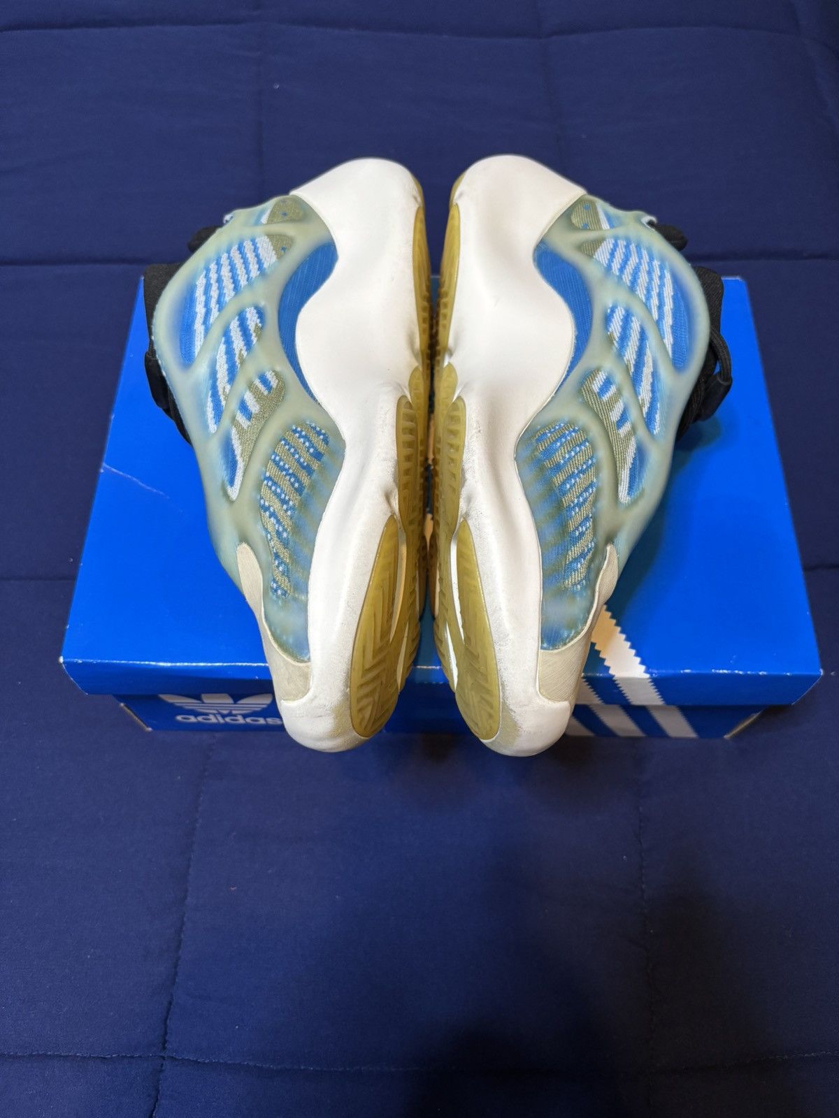 Adidas Yeezy 700 V3 Arzareth 2020 Size 8.5 Size US 8.5 / EU 41-42 - 4 Thumbnail