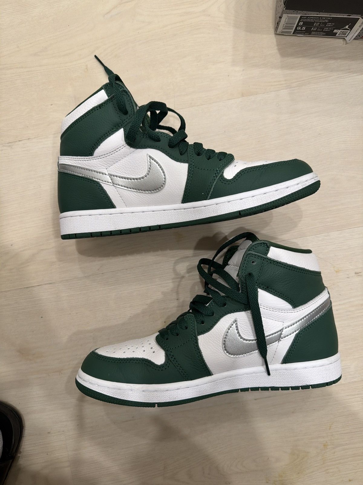 Jordan Brand Air Jordan Retro 1 High OG Size US 8 / EU 41 - 9 Thumbnail