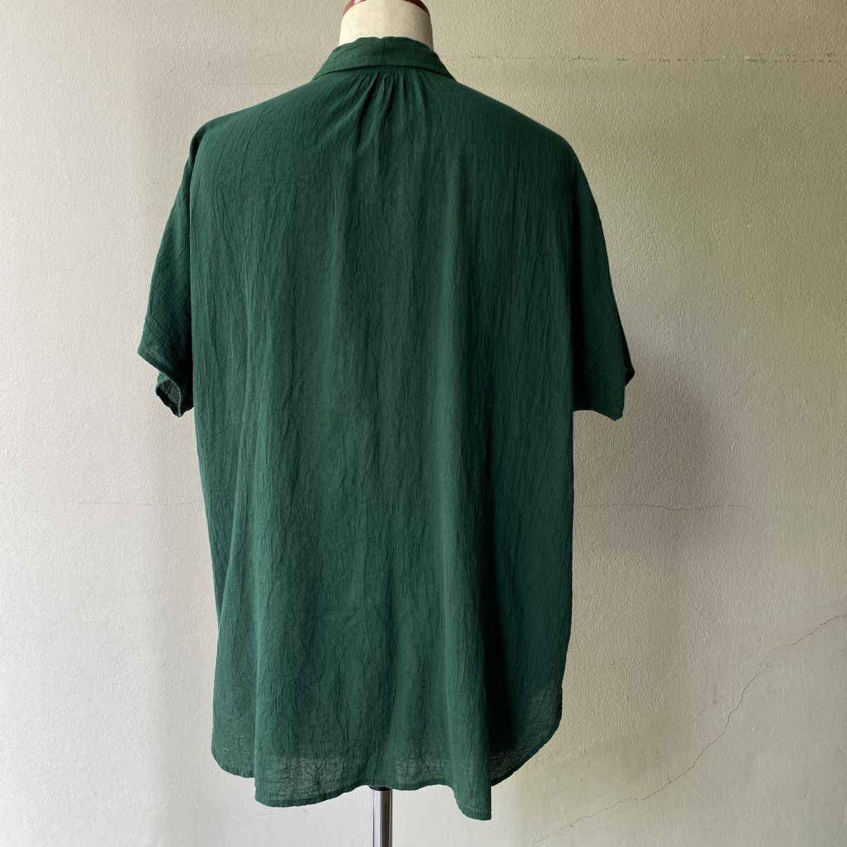 Issey Miyake Plantation Dark Green Pleated Short Sleeve Shirt Size M / US 6-8 / IT 42-44 - 2 Thumbnail