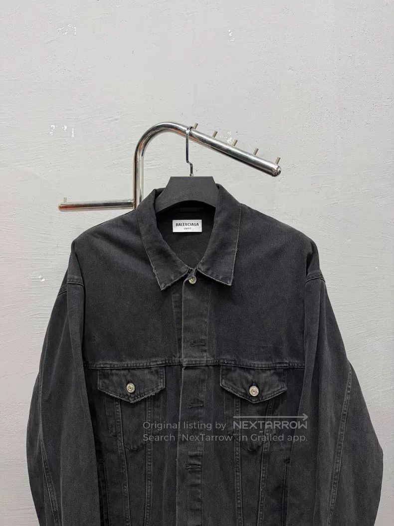 Balenciaga Balenciaga Double B spray-painted denim jacket Size US M / EU 48-50 / 2 - 3 Thumbnail