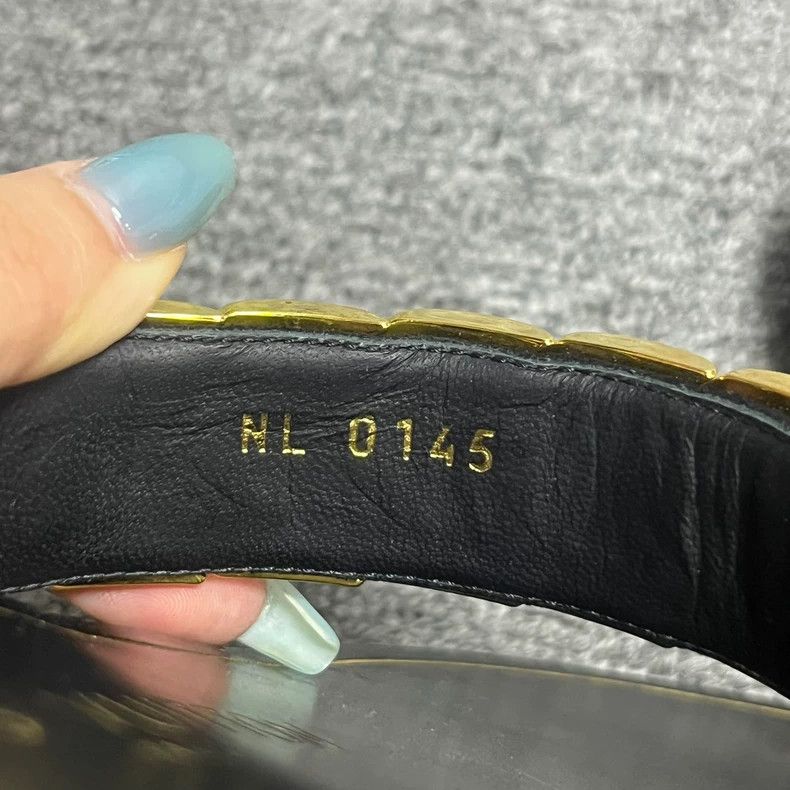 Louis Vuitton Louis Vuitton Logo Flippers in Black Solid Metallic Wave s Size US 5.5 / IT 35.5 - 4 Thumbnail
