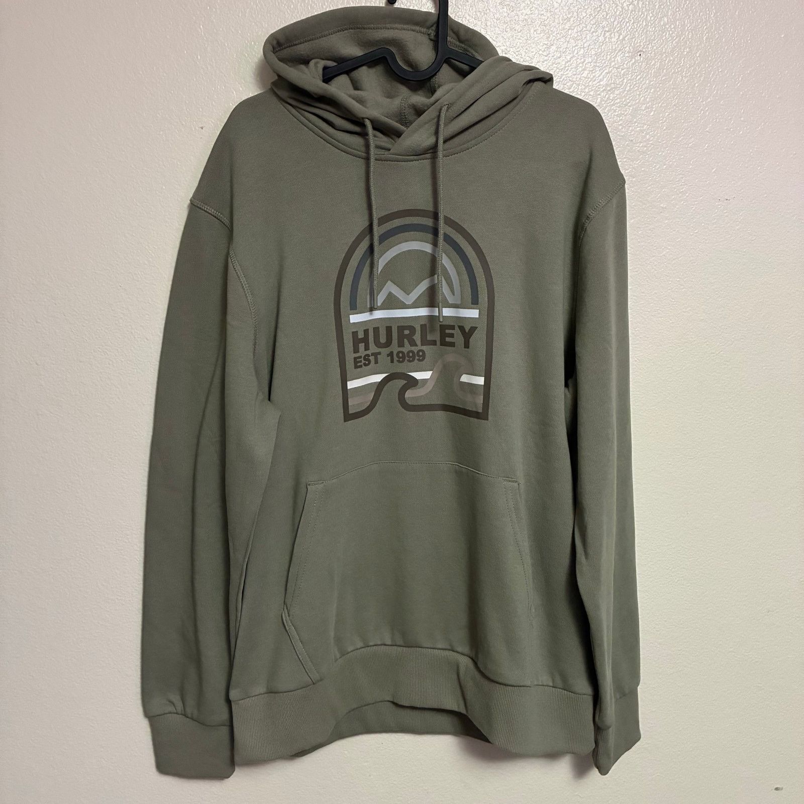 Hurley NWOT! Hurley Green Location Logo Hoodie Mens Size M Size US M / EU 48-50 / 2 - 1 Thumbnail