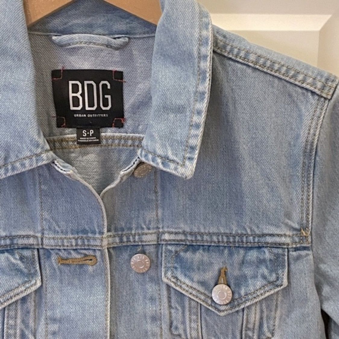 Urban Outfitters Urban Outfitters BDG Cropped Denim Jean Jacket S Size S / US 4 / IT 40 - 3 Thumbnail