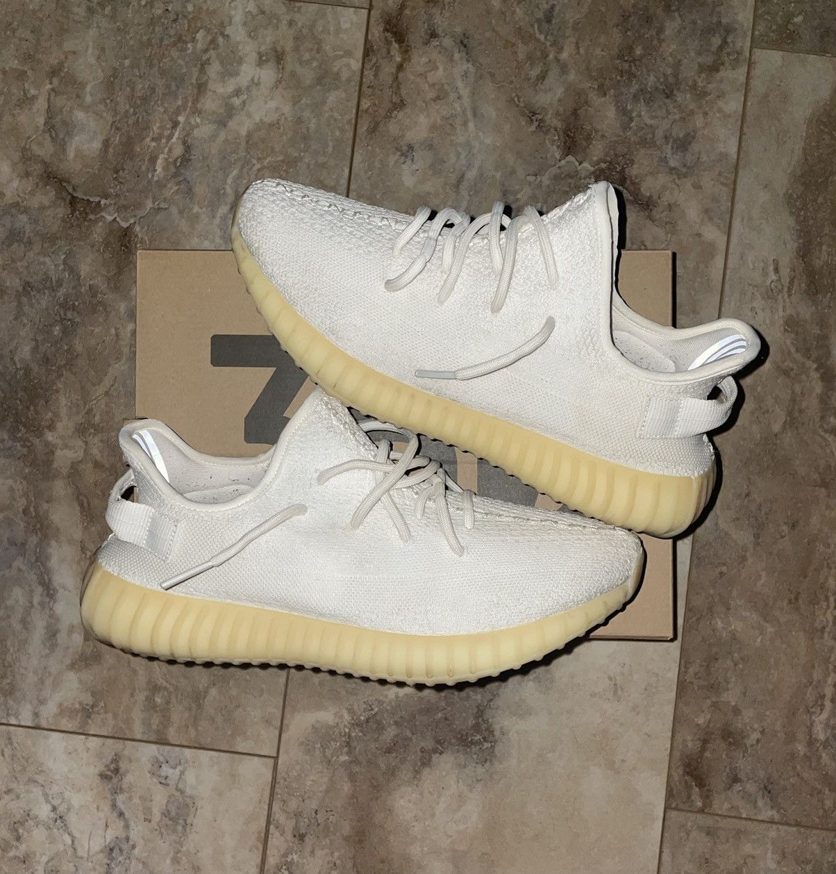 Yeezy 350 retailer V2 Cream Size 10