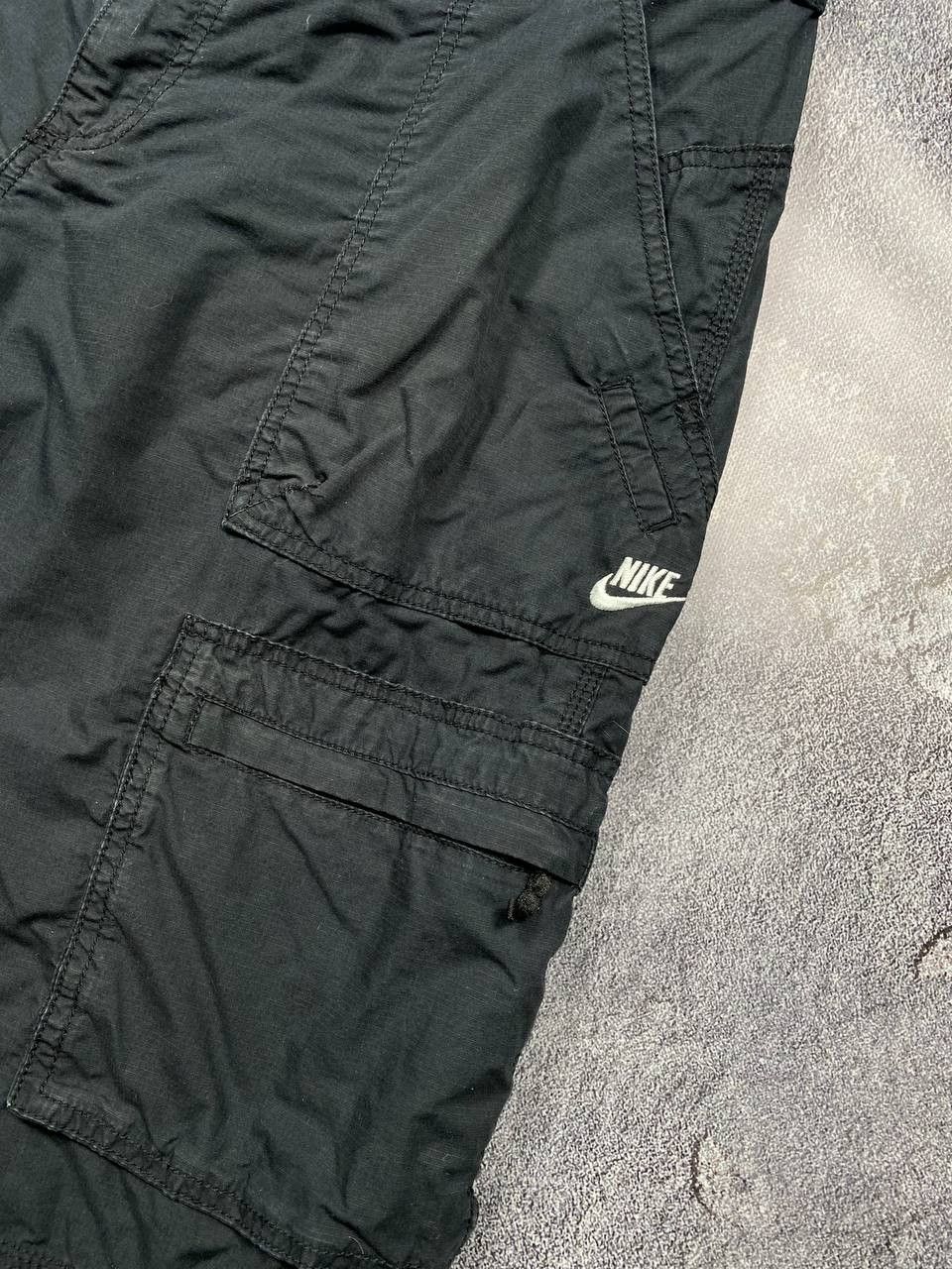 Nike Nike Sportswear (Deep Black Cargo Shorts) Size US 36 / EU 52 - 2 Thumbnail