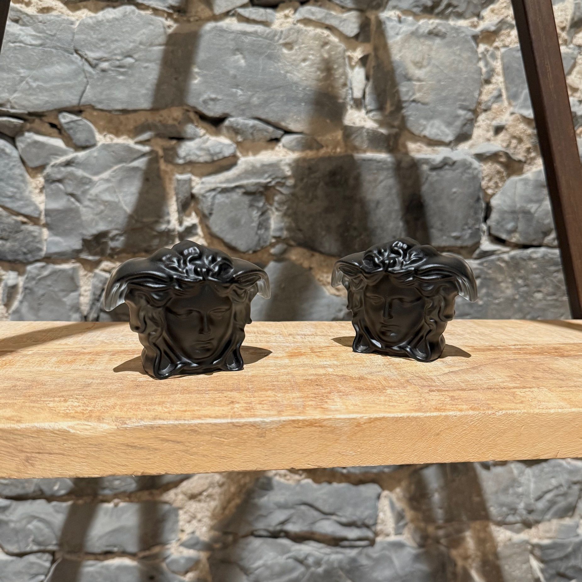 Versace Versace X Rosenthal 2 Medusa Grande Black Paperweights Size ONE SIZE - 1 Thumbnail