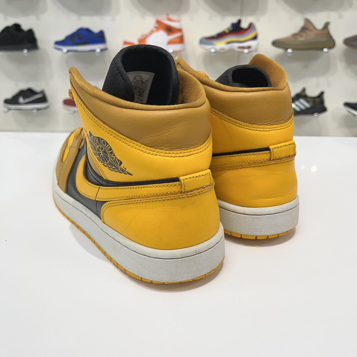 Nike Air Jordan 1 Mid Chutney Taxi (W) Size US 12 / IT 42 - 4 Thumbnail