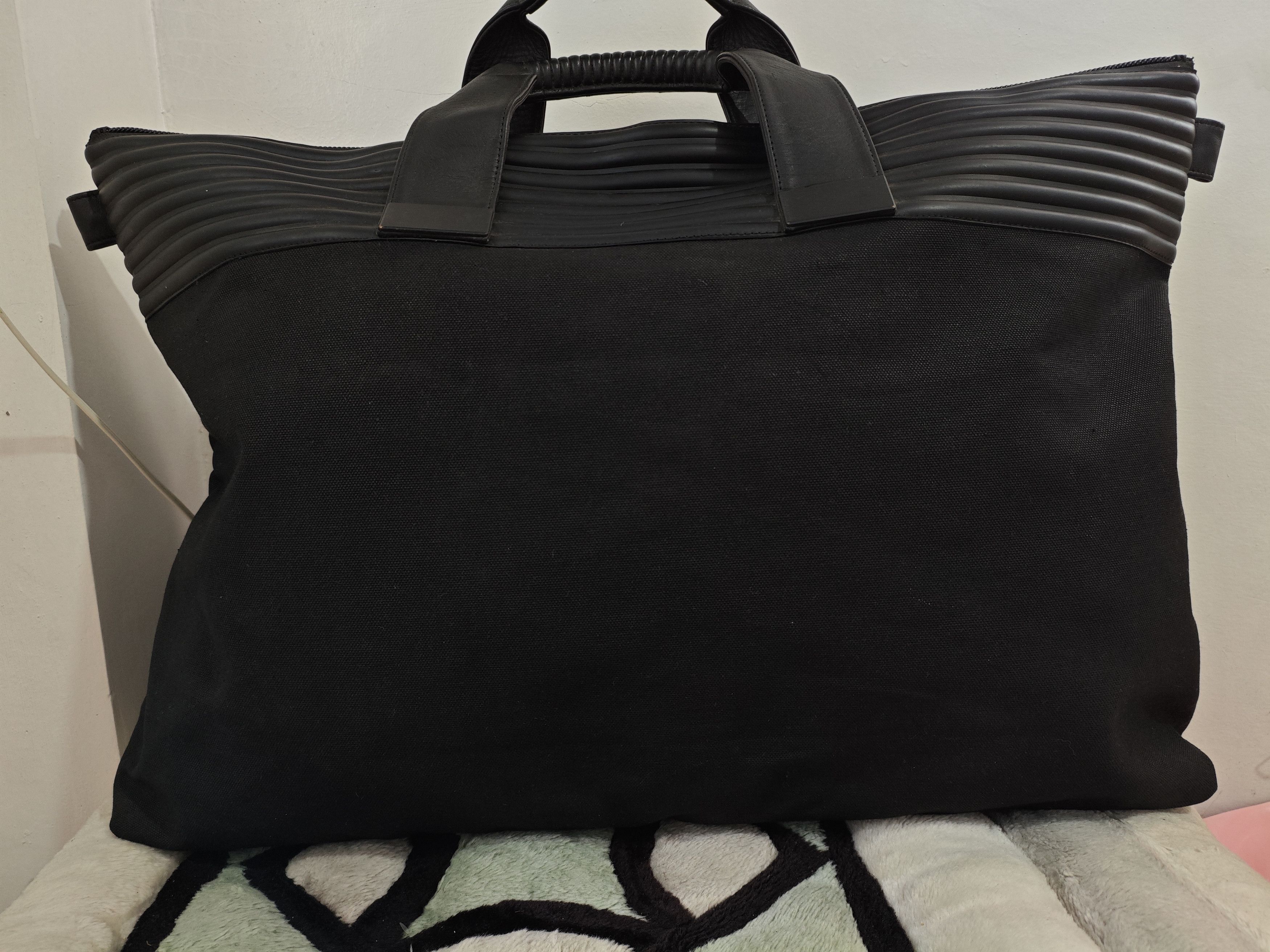 Issey Miyake ISSEY MIYAKE Travel bag Size ONE SIZE - 2 Thumbnail