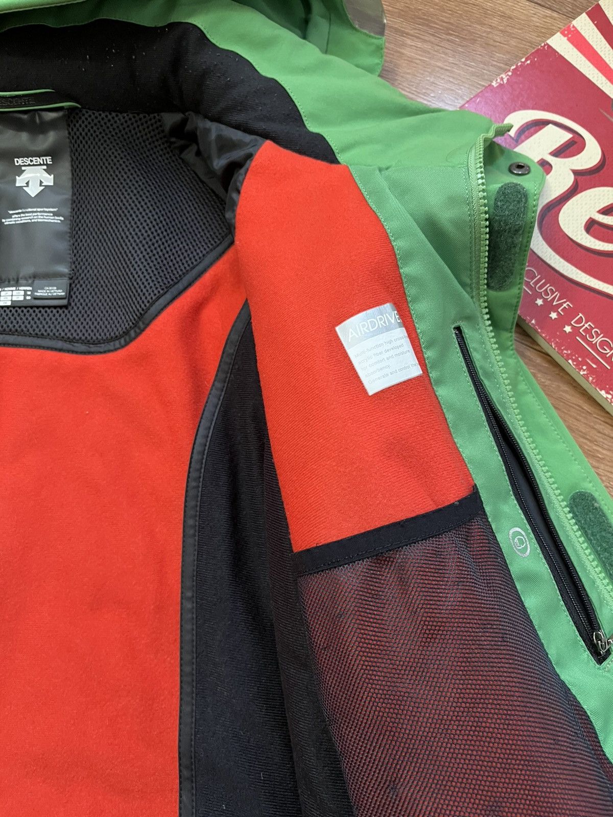Descente Descente Airdrive Activewear Snowboard Ski Jacket Size US M / EU 48-50 / 2 - 8 Thumbnail