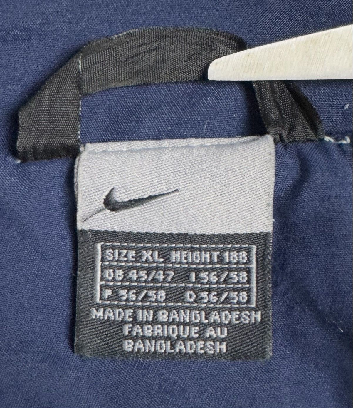 Nike Vintage Nike Center Swoosh Drill Track Jacket size L Size US L / EU 52-54 / 3 - 12 Thumbnail