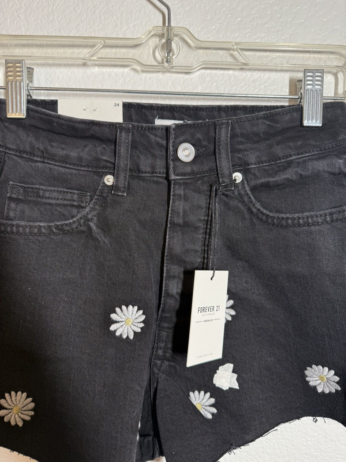 Forever 21 Forever 21 black denim shorts Size 24" / US 00 / IT 34 - 2 Thumbnail