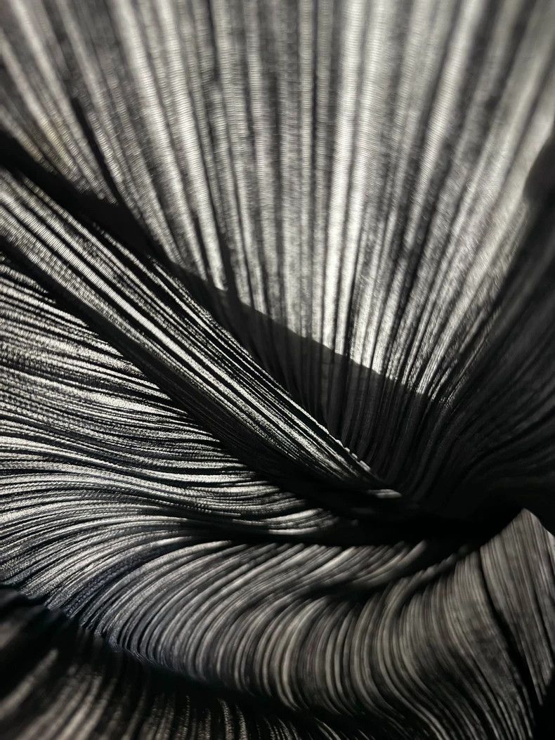 Issey Miyake Issey Miyake size:m Black pleated skirt Size 42" / US 20 - 6 Thumbnail