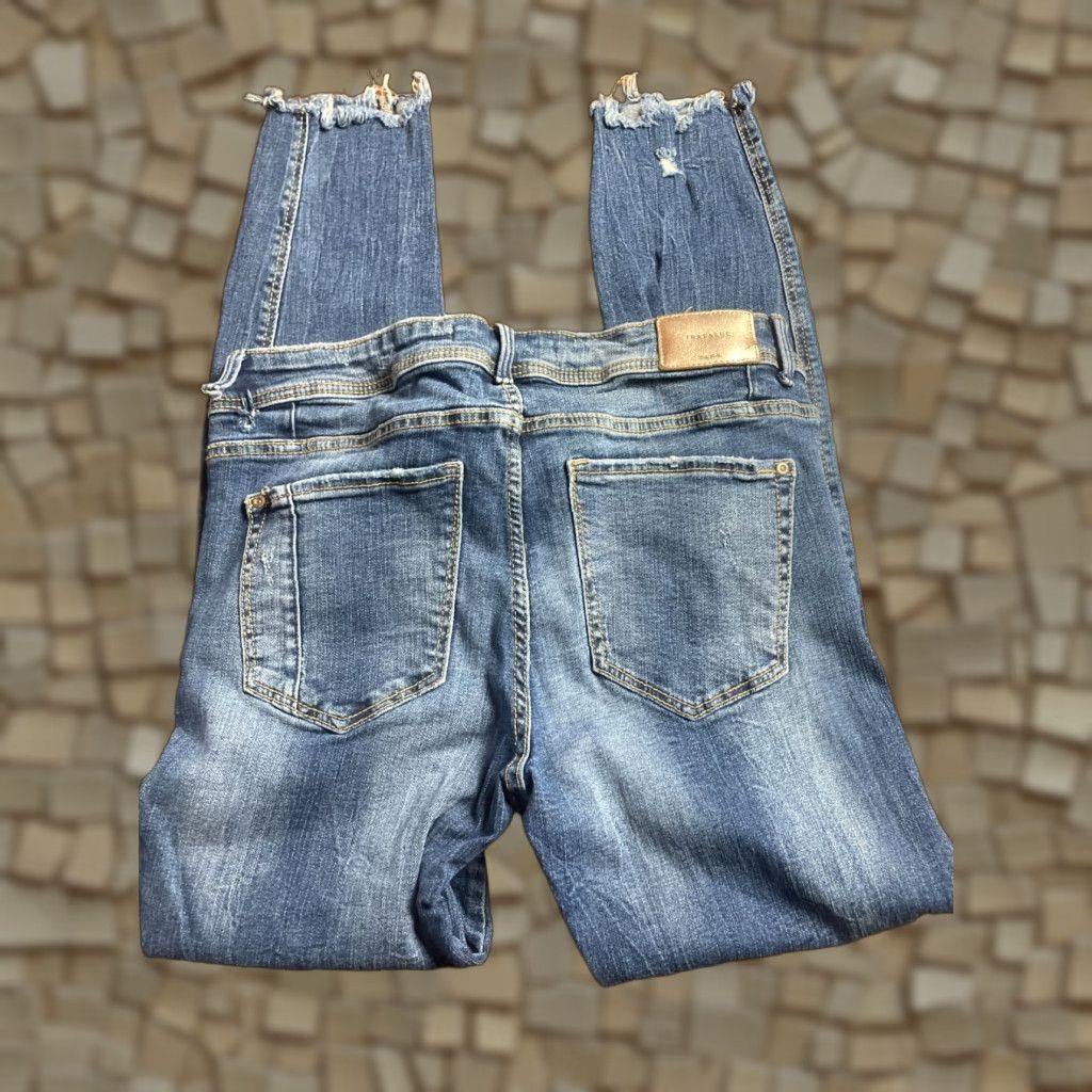 Zara Zara Jeans Women's Size 08 Blue Denim Distressed Frayed Hem Regular Size 30" / US 8 / IT 44 - 1 Thumbnail