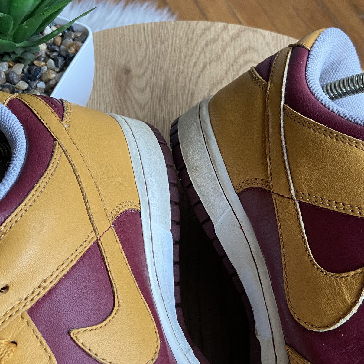 Nike 📌 Vintage RARE Nike Dunk Team Red / Gold Leaf 2005 Sneakers Size US 9 / EU 42 - 10 Thumbnail