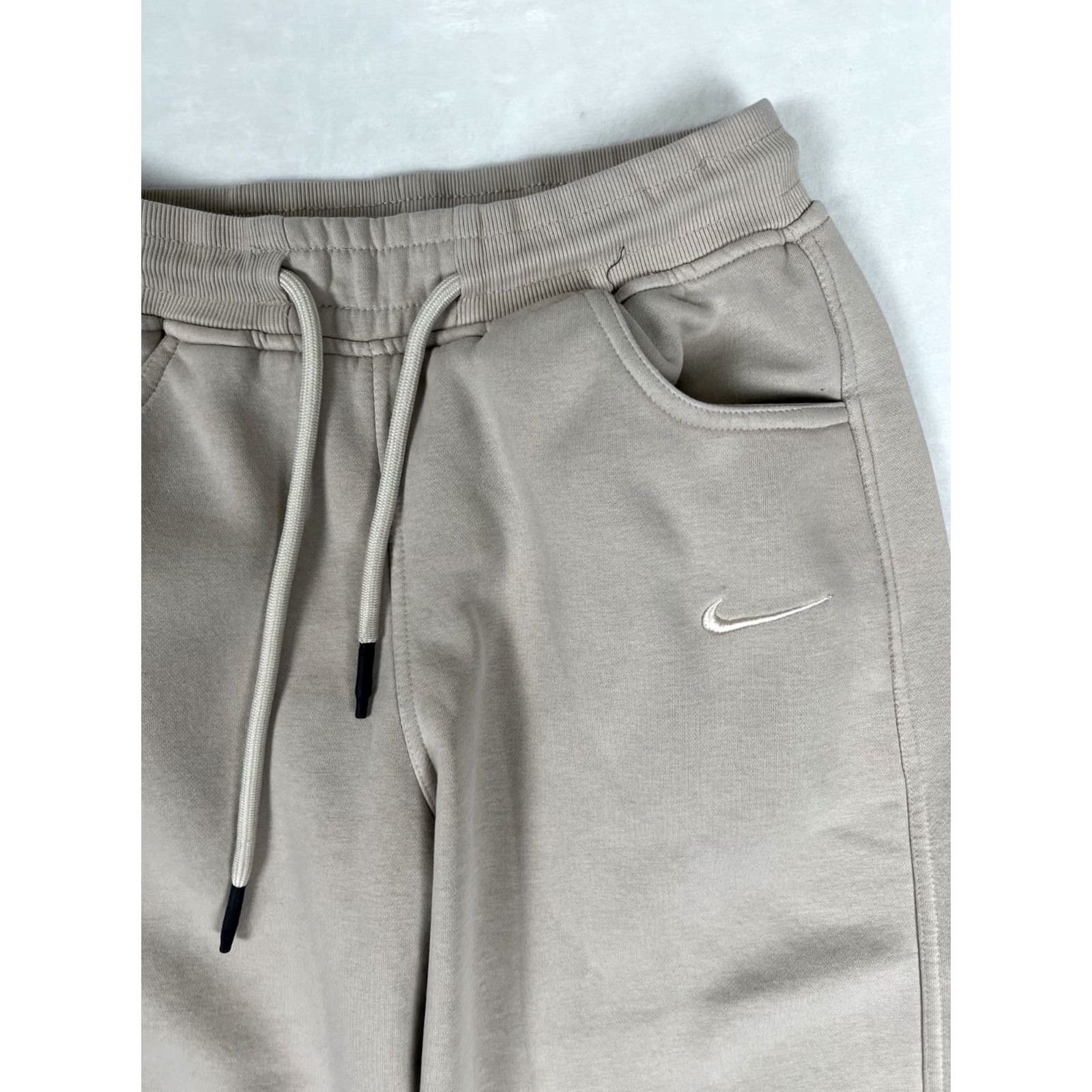 Nike Nike Womens Sweatpants Pants Shirt? Size 40" / US 18 - 2 Thumbnail