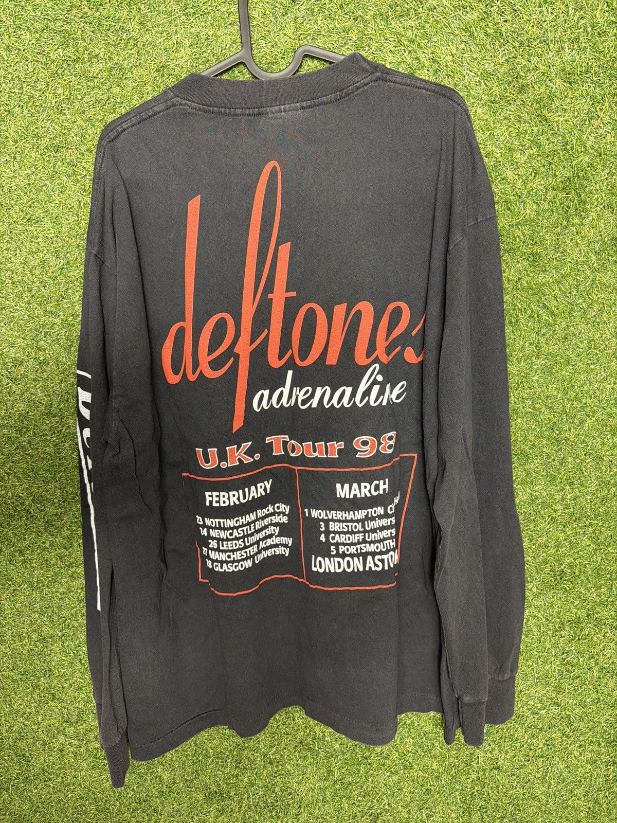 Deftones band shirt