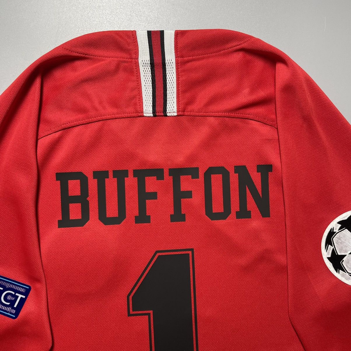 Nike PSG NIKE 2018/2019 FOOTBALL GOALKEEPER HOME JERSEY #1 BUFFON Size US S / EU 44-46 / 1 - 11 Thumbnail