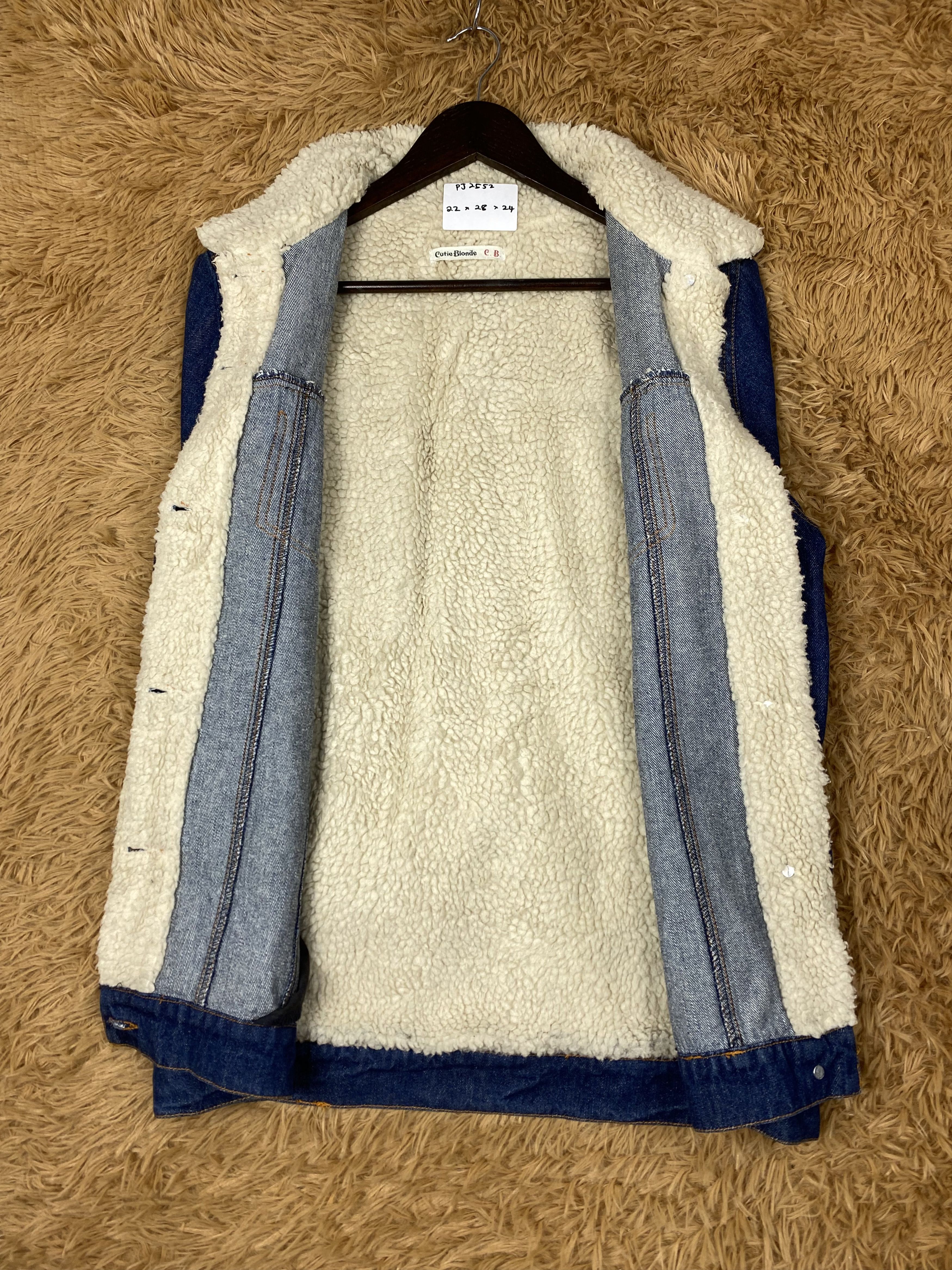 Japanese Brand Vintage Cutie Blonde Fleece Lining Denim Jacket PJ2552 Size US L / EU 52-54 / 3 - 5 Thumbnail
