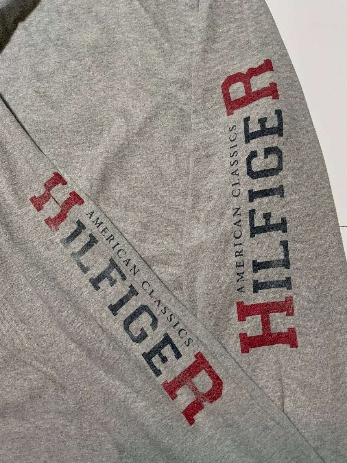 Tommy Hilfiger Vintage 90s Tommy Hilfiger Graphic Mock Neck T-Shirt Size US XL / EU 56 / 4 - 8 Thumbnail